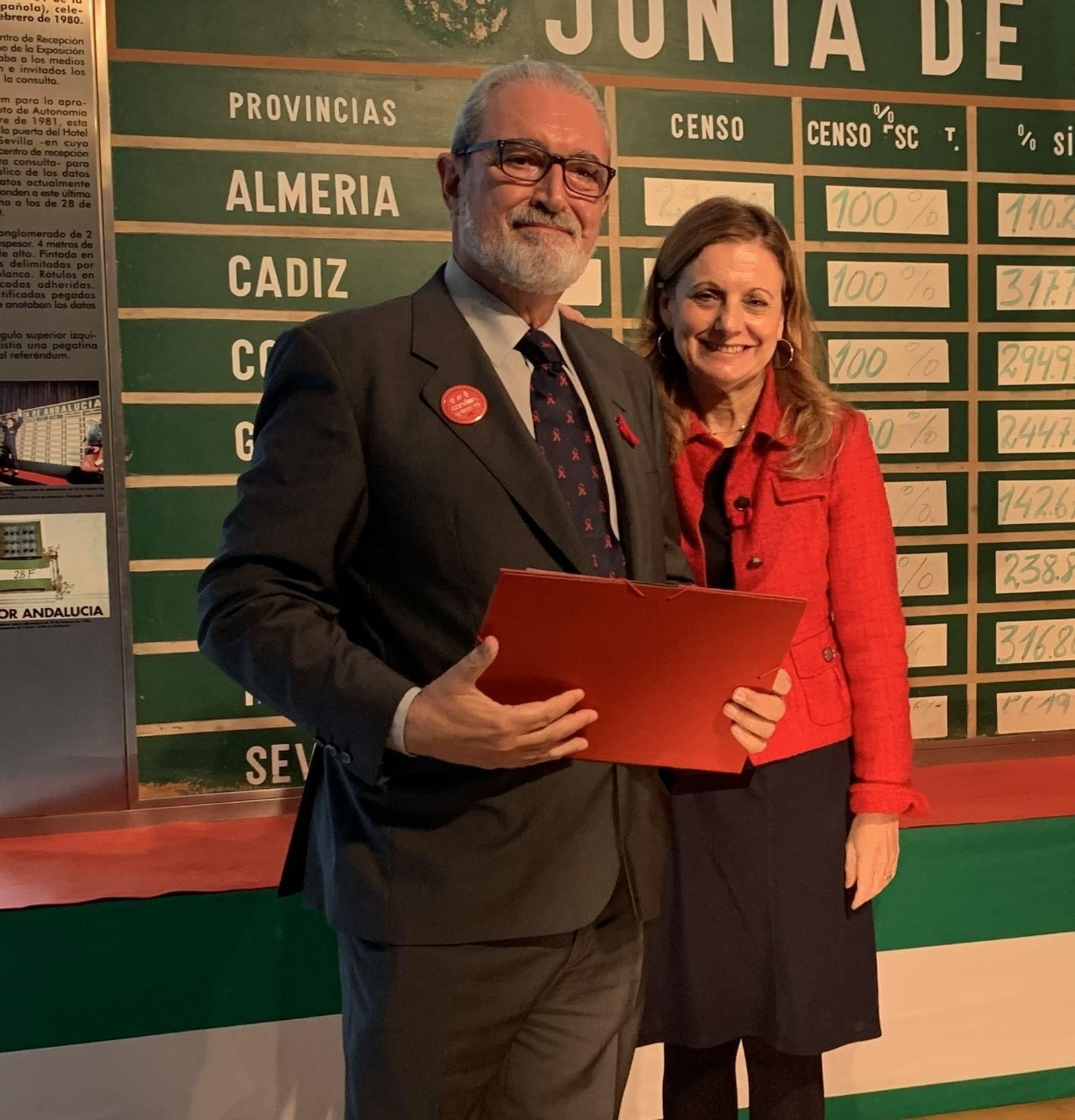 Fernando Lozano, premiado por su carrera contra el VIH.