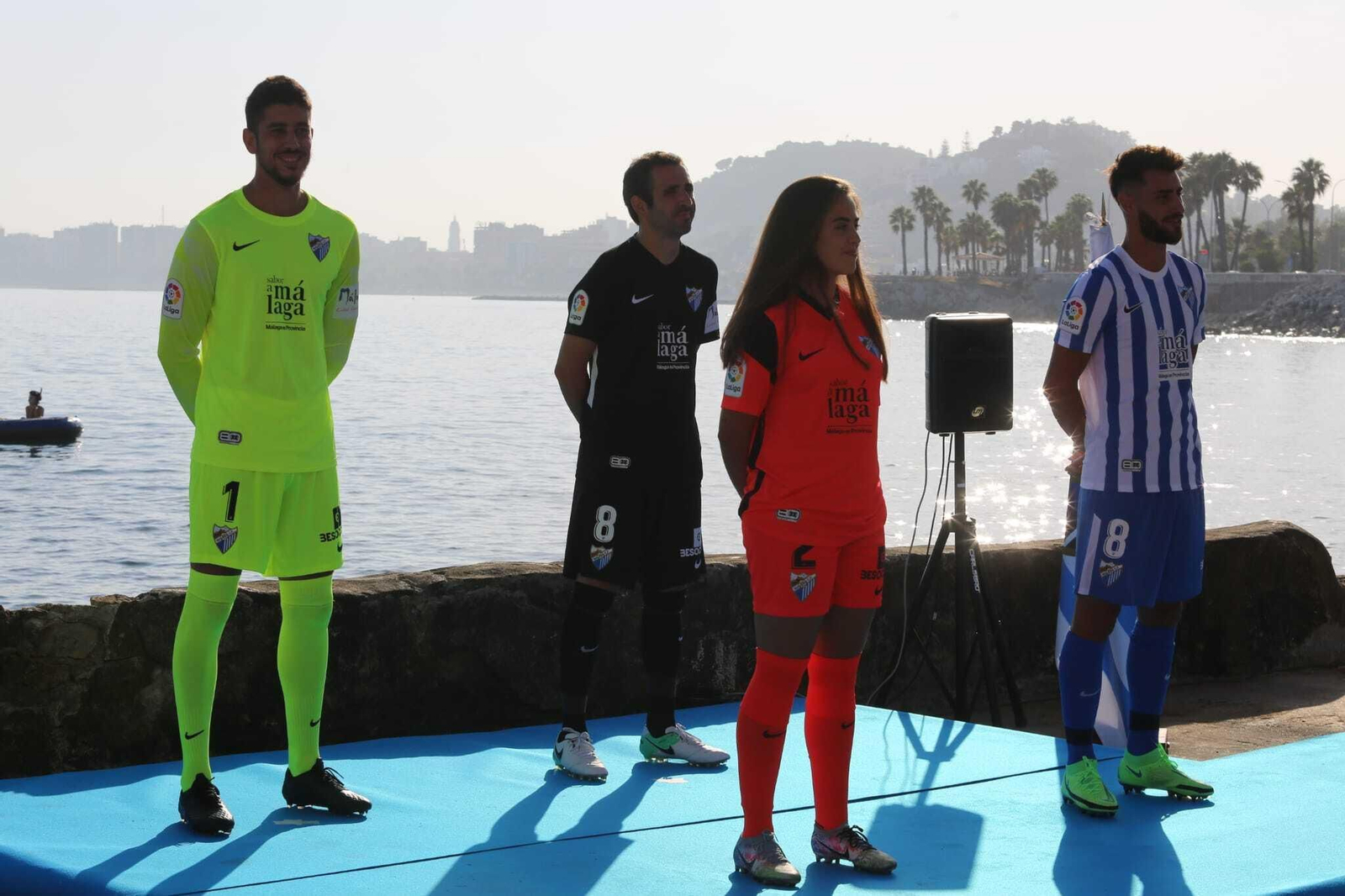 Galería de fotos de las camisetas del Málaga CF 2021/22