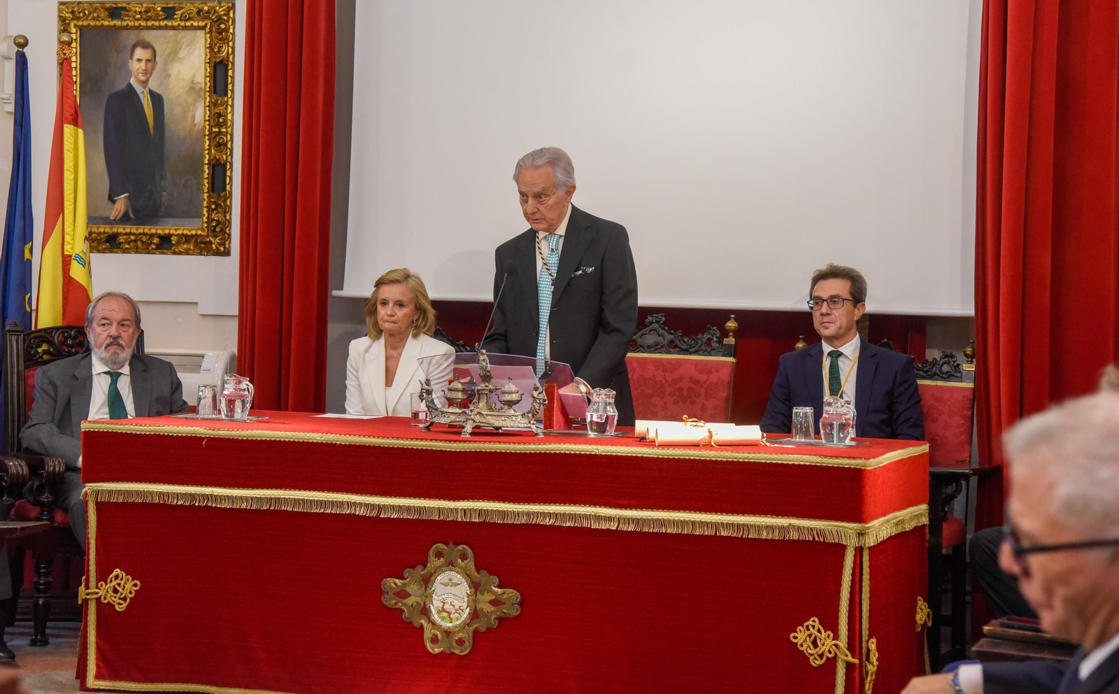 La Academia de Medicina de Sevilla recepciona a tres nuevos académicos correspondientes