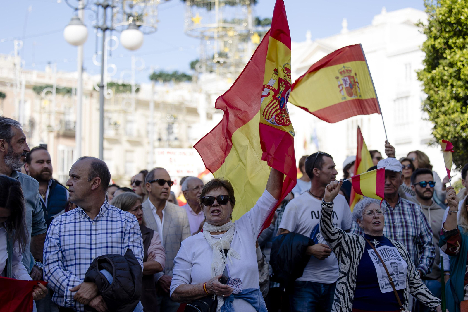 La concentración contra la amnistía en Cádiz en imágenes.