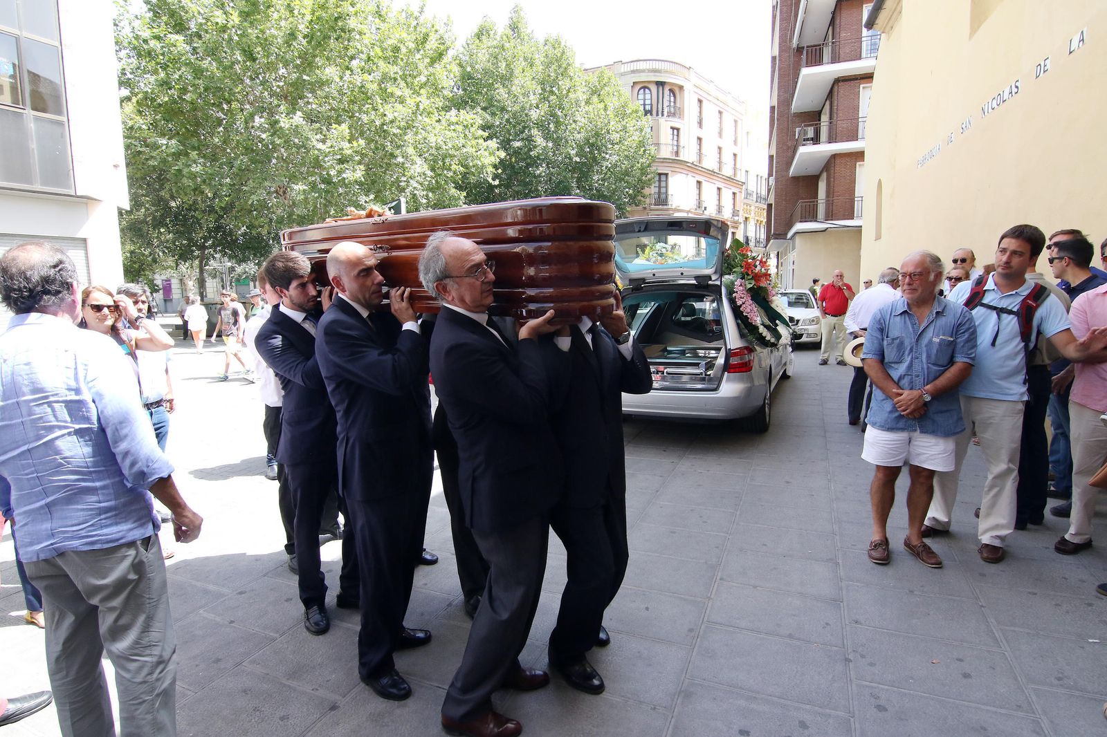 El féretro con los restos mortales de Gómez.