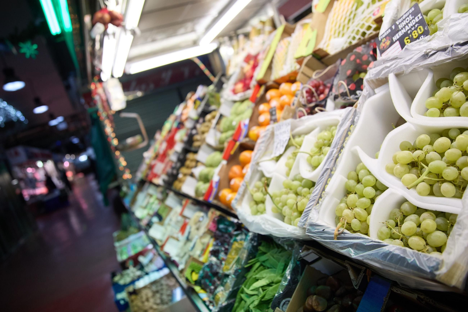 Expositor de una frutería. Expositor de una frutería.