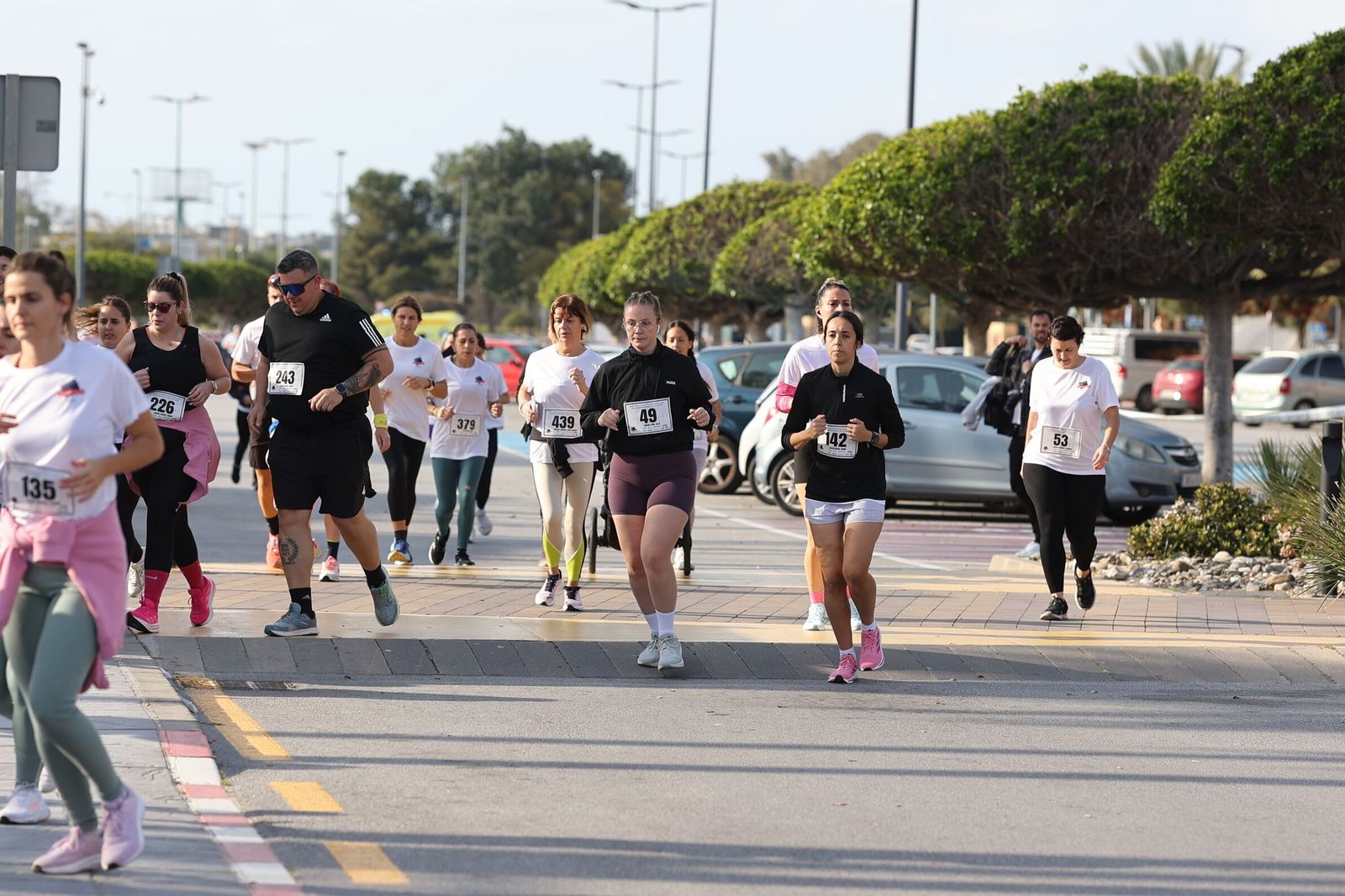 La Carrera Solidaria por el Día de la Mujer McArthurGlen, en fotos