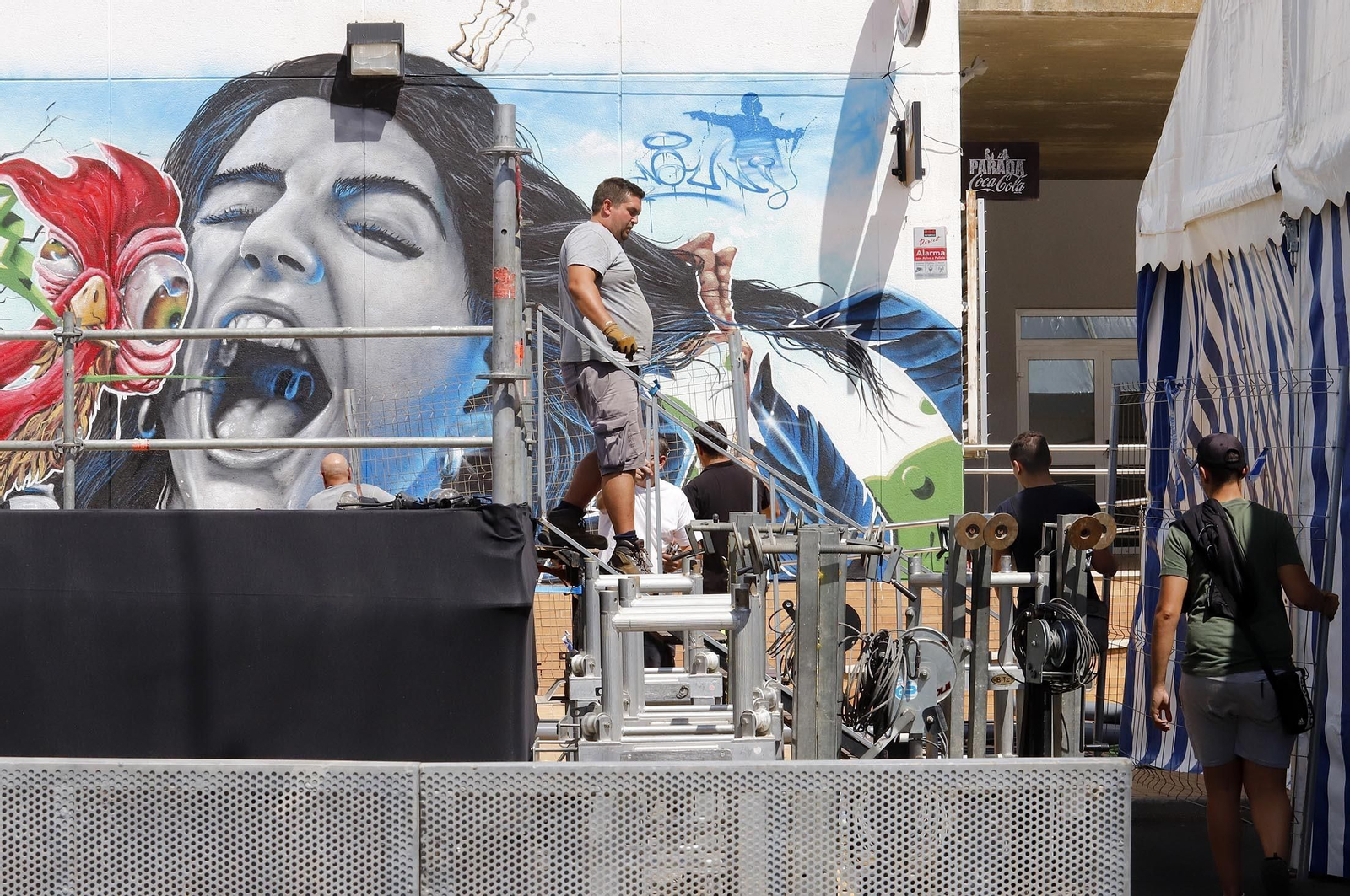 Imágenes de los preparativos para las Fiestas de La Cinta