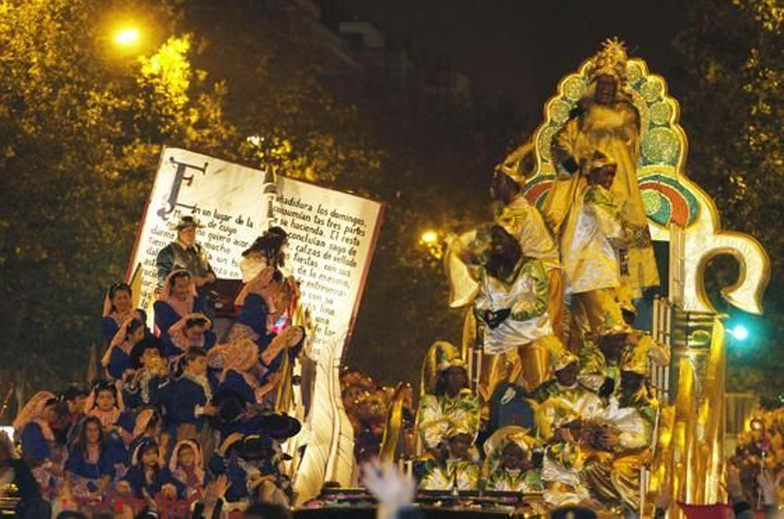 Imégenes de la Cabalgata de Reyes Magos por las calles de la ciudad.

Foto: Victoria Hidalgo