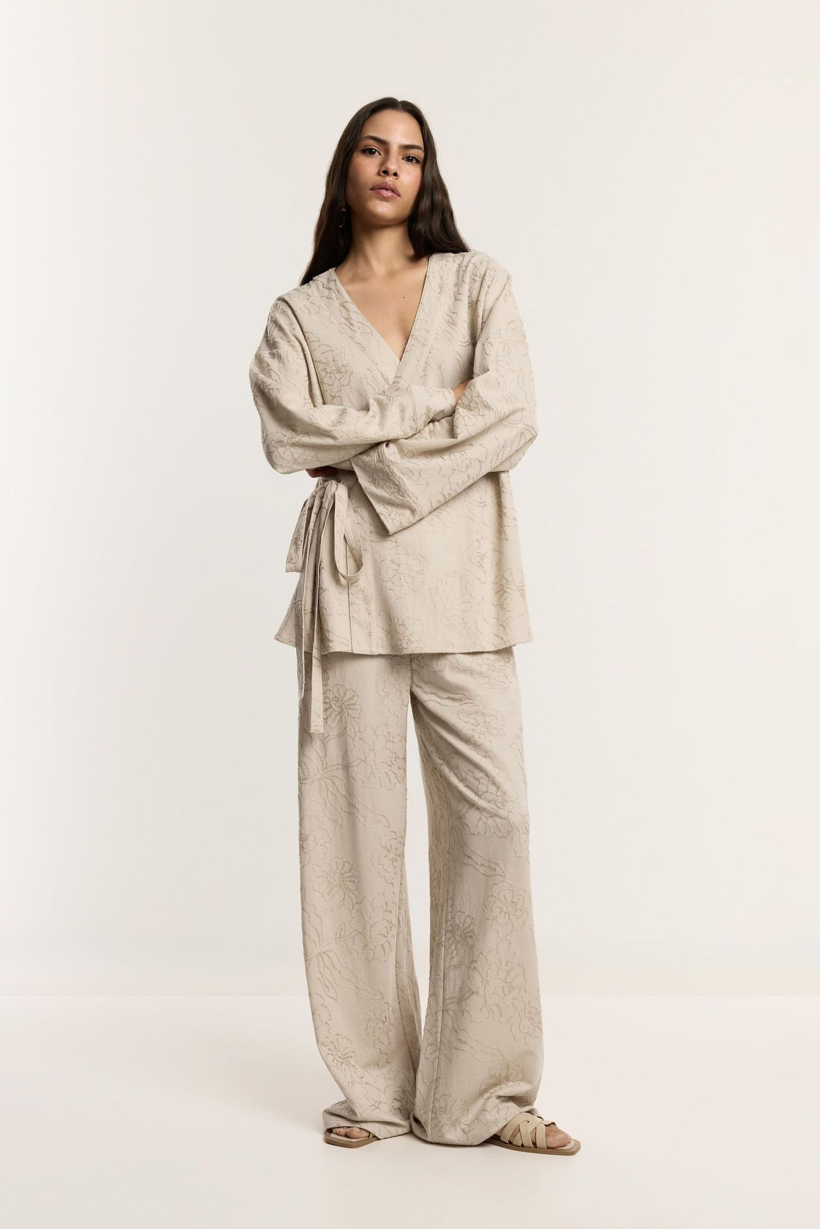 Conjunto dos piezas con kimono de Lefties.