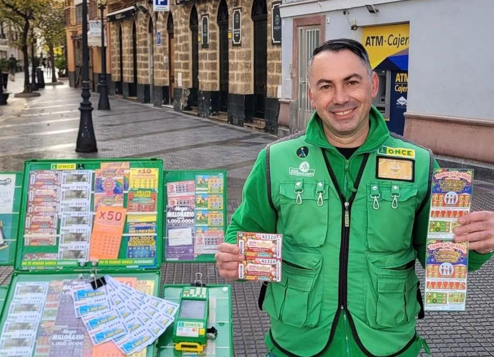 Moisés Mante ha vendido los cupones premiados en Cádiz.