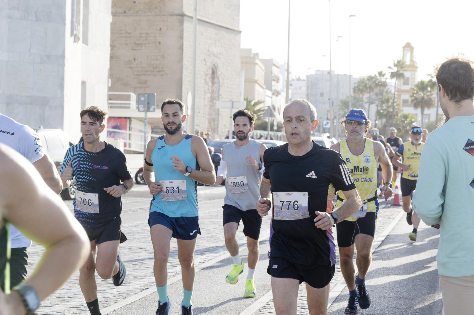 Búscate en las imágenes de la "II Media Maratón Ciudad de Cádiz"