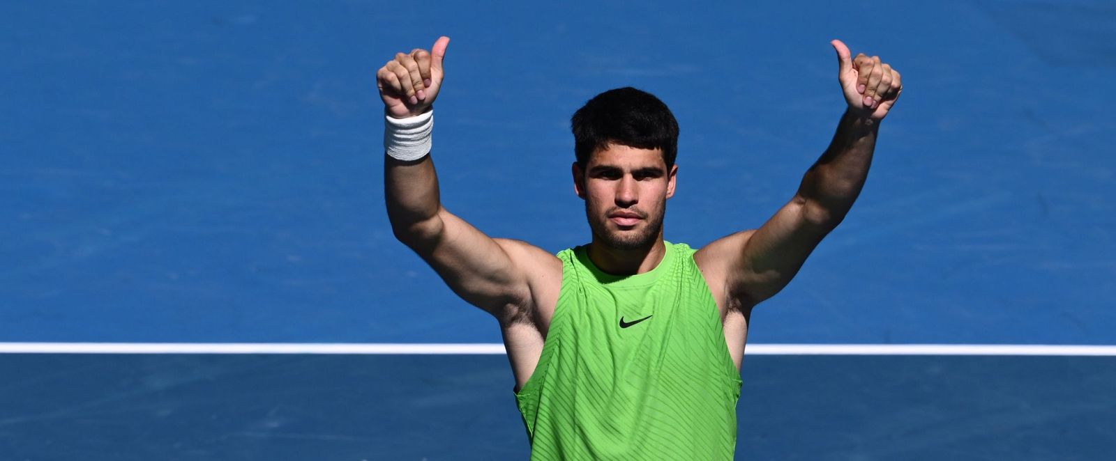 Carlos Alcaraz celebra el triunfo en la tercera ronda de Australia ante el francés Moutet.