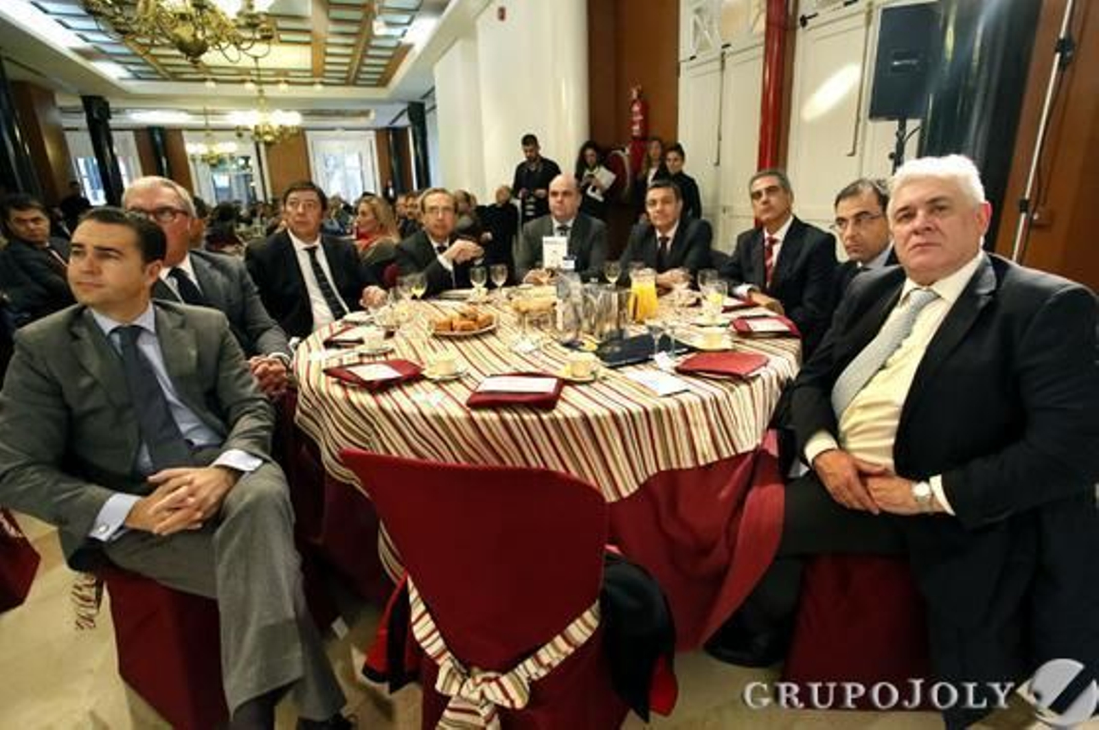 Felipe Arias, Francisco Moro, Juan A. González, Juan Carlos Fernández, Saúl Fernández, Manuel Pérez, Arsenio Martínez, Ángel Sánchez y Miguel Palacios.

Foto: Alberto Domínguez.