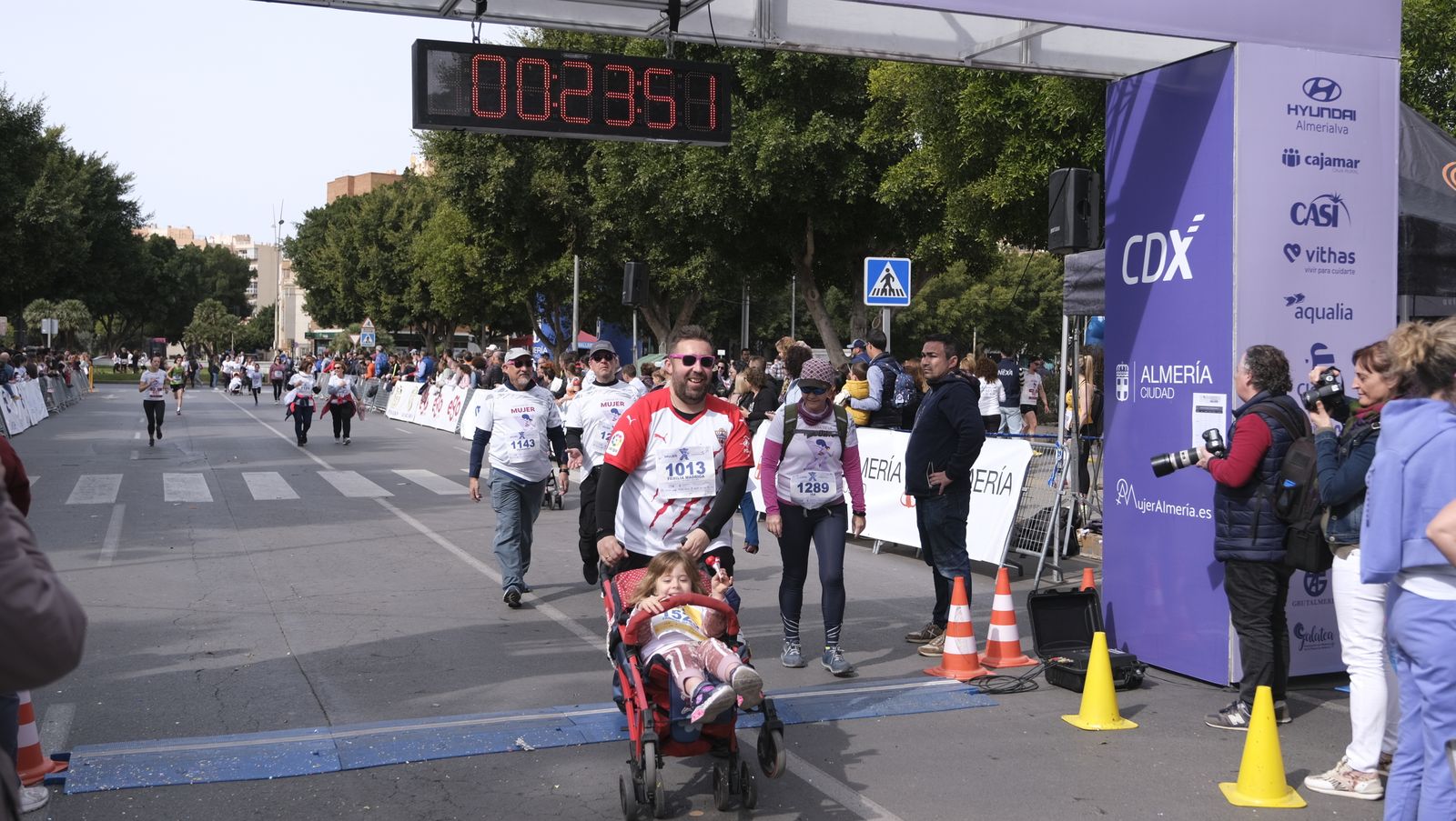Imágenes de la Carrera de la Mujer 2023 en Almería
