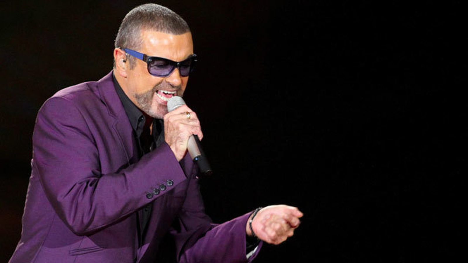 George Michael, durante una actuación.
