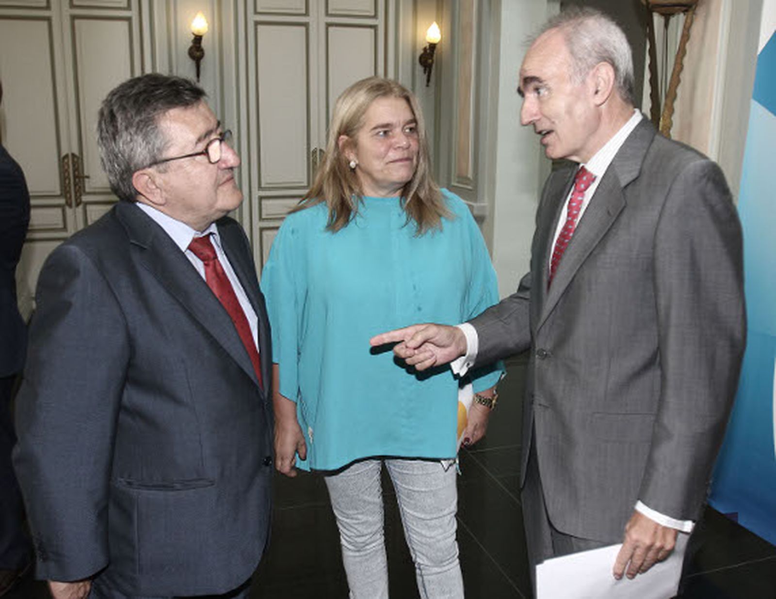 La CES pide suprimir el IAE y profundizar en la rebaja del ICIO