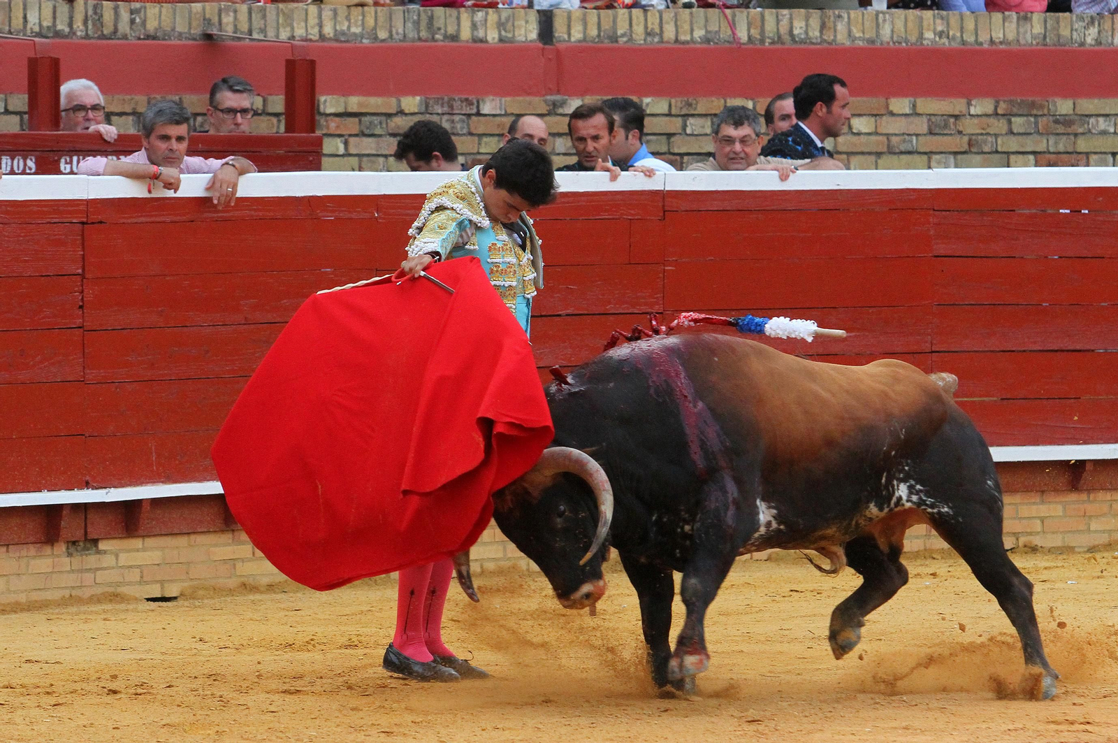 Juan Silva "Juanito" sale a hombros en la Plaza de toros La Merced, en imágenes