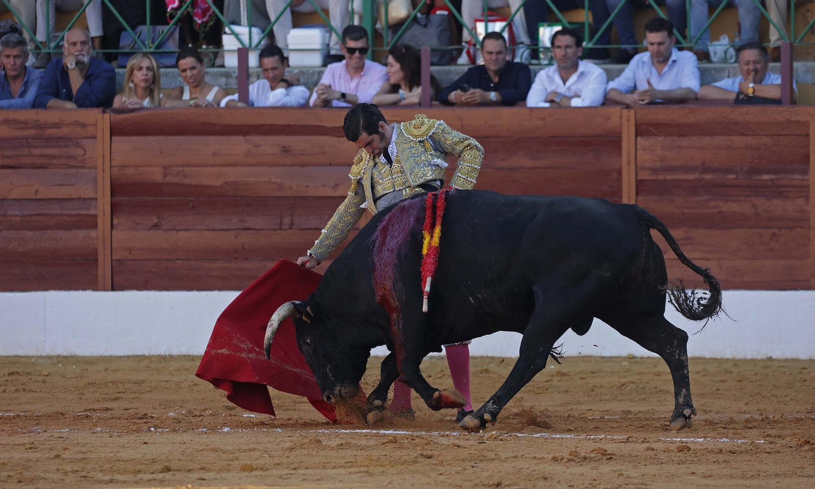 Fotos de la corrida del viernes de la Feria de La Línea: Morante de la Puebla, Talavante y David de Miranda Fotos de la corrida del viernes de la Feria de La Línea: Morante de la Puebla, Talavante y David de Miranda