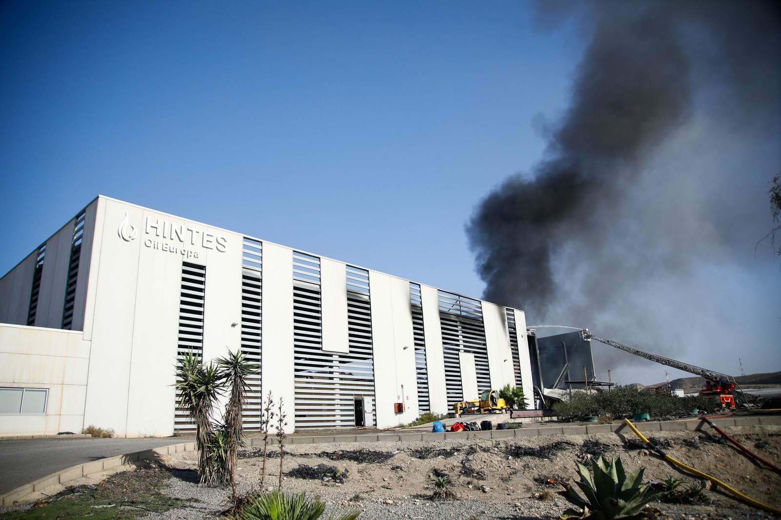 Nuevo incendio en la nave de Hintes Oil Europa en el PITA