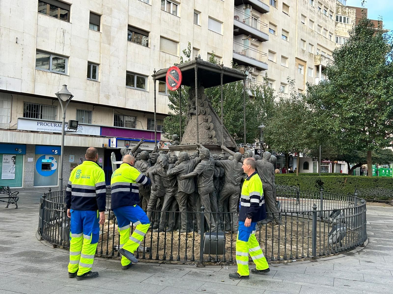 Nuevo ataque vandálico al monumento de la Virgen del Rocío