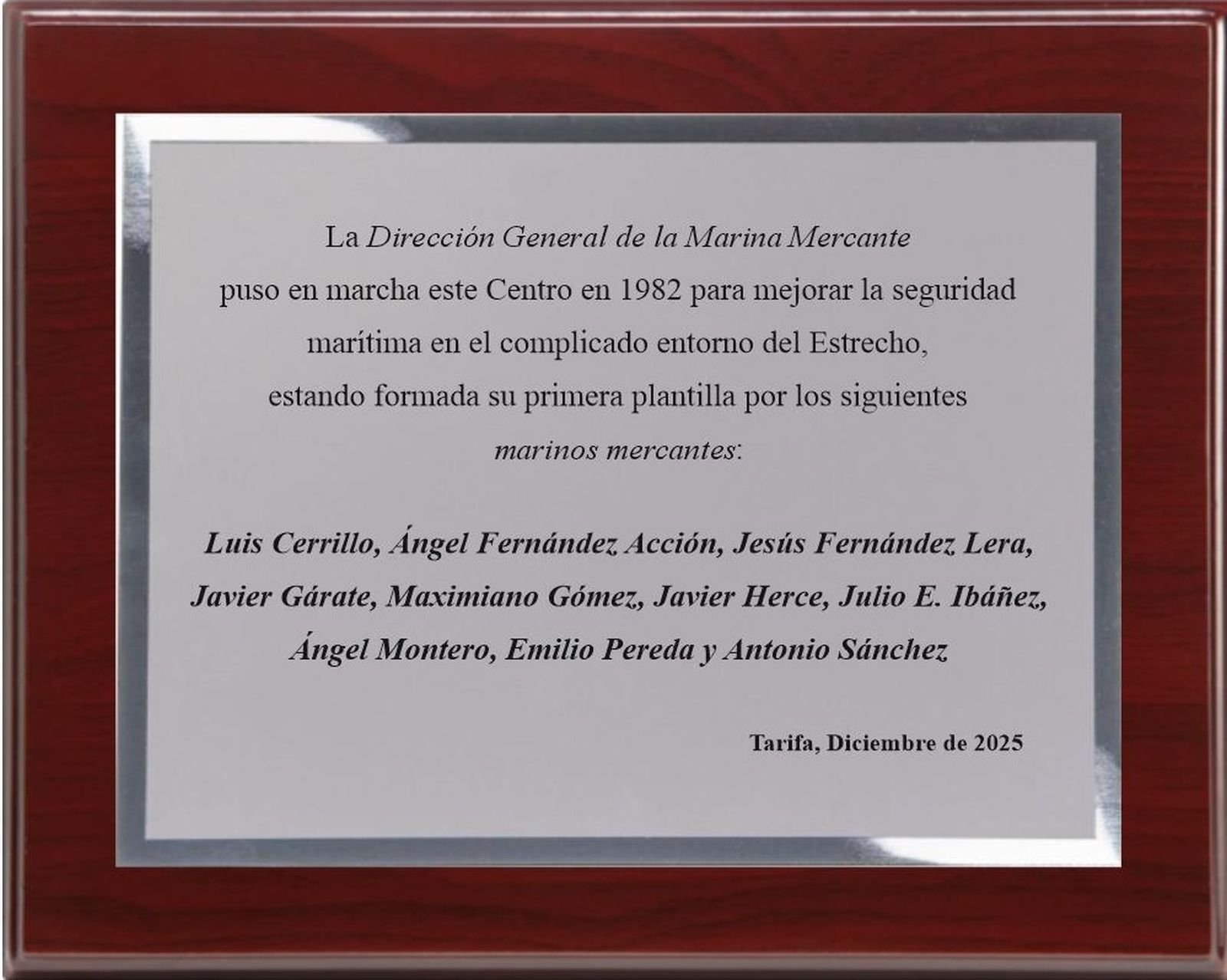 Detalle de la placa de reconocimiento.