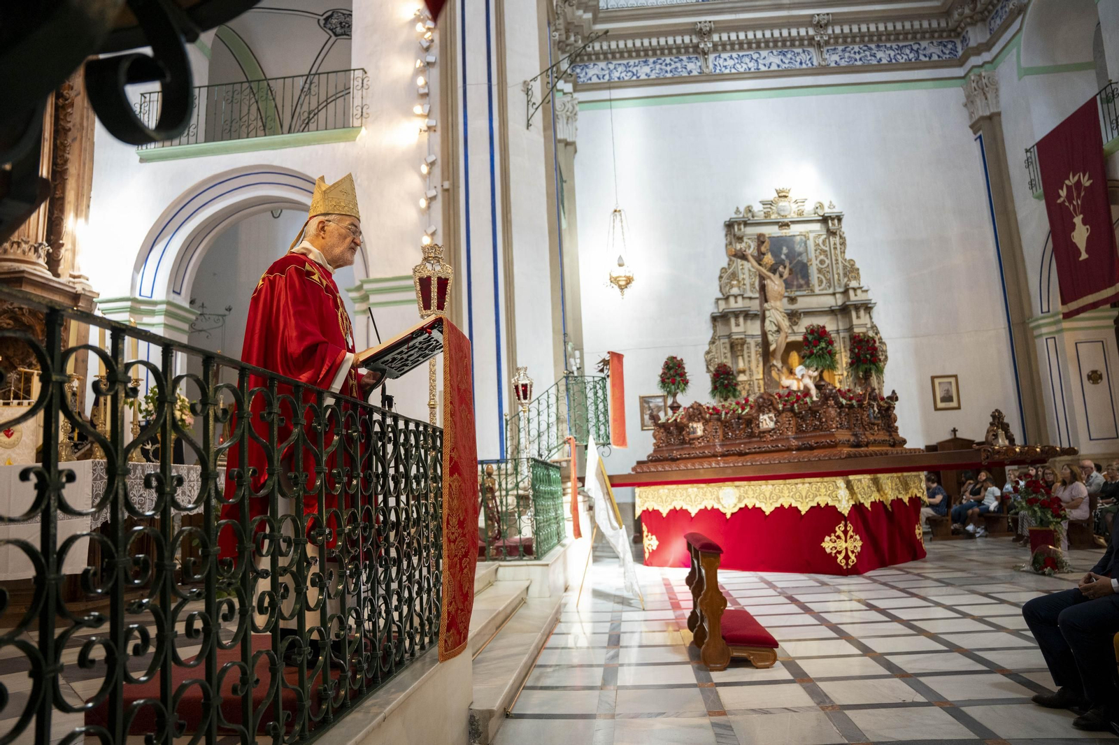 Eucaristía y procesión de Exaltación de la Cruz en la localidad de Vélez-Rubio