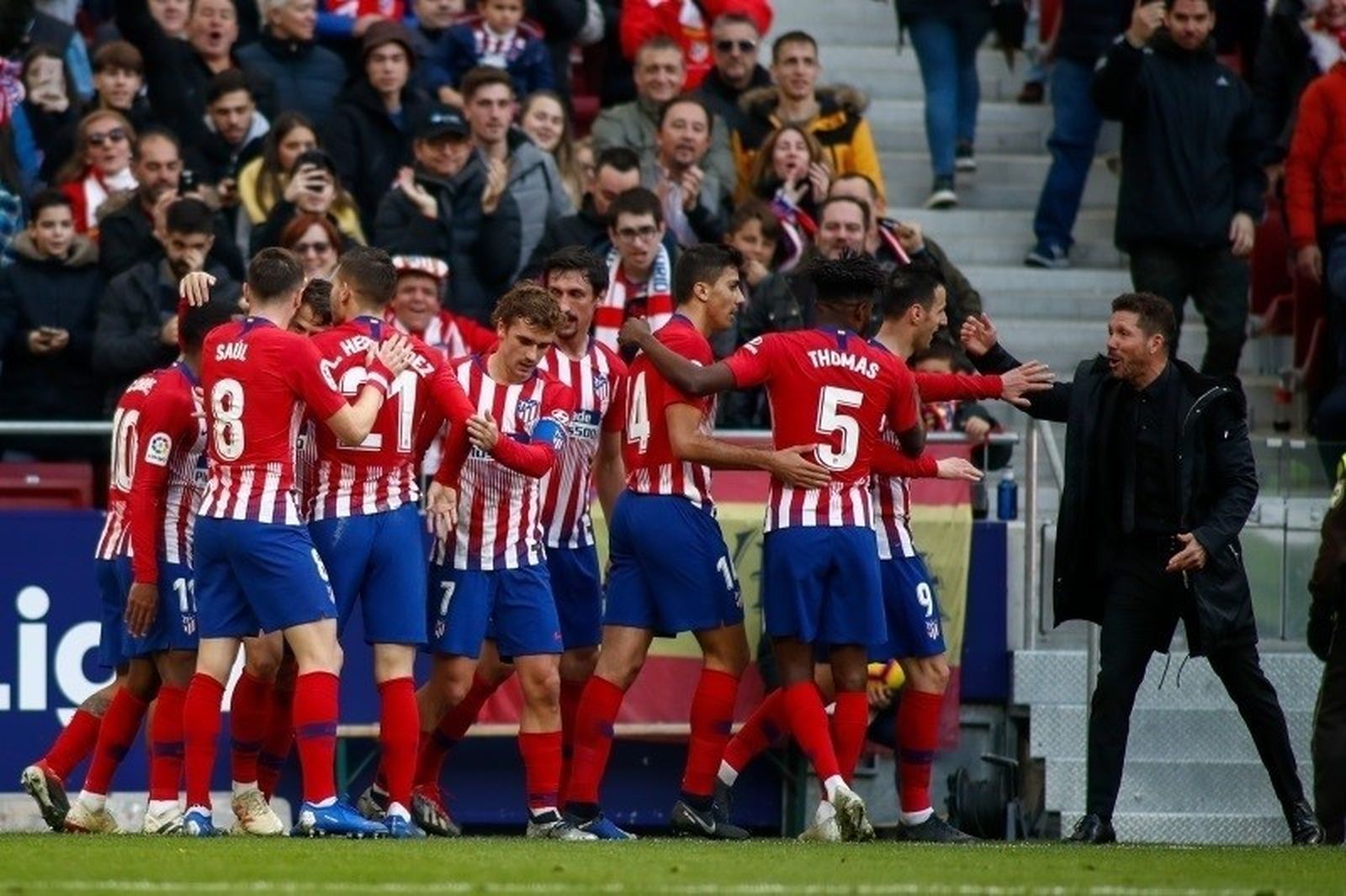 Los jugadores del Atlético de Madrid celebran un gol.