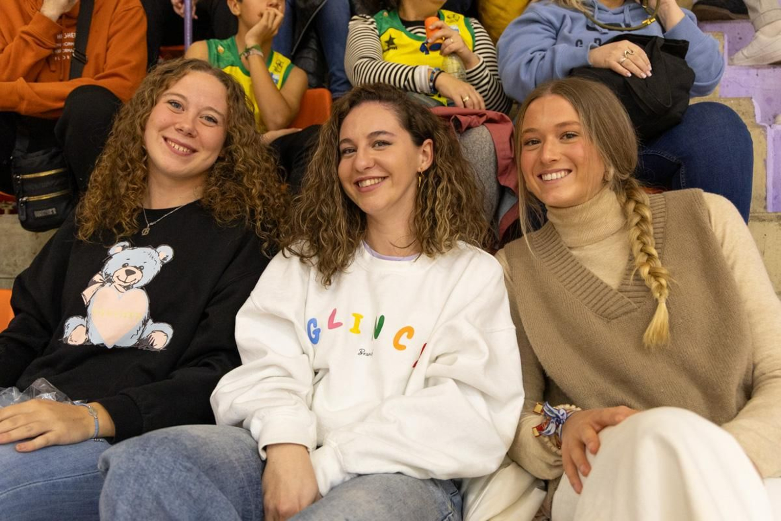 La Salobreja vibra con el derbi de la capital entre Jaén CB y Jaén FS, en imágenes