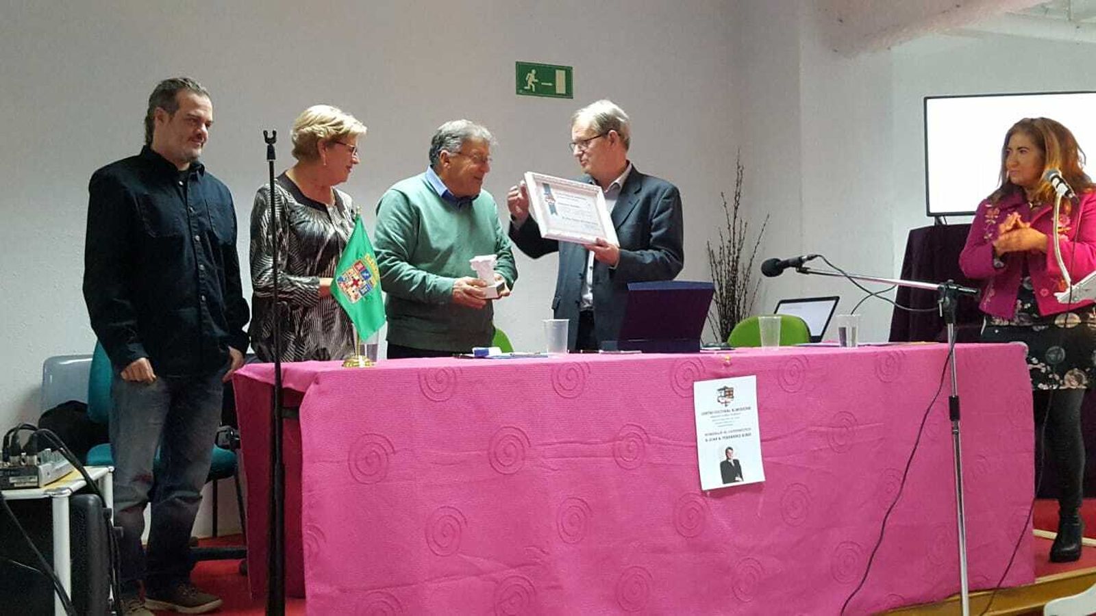 El científico Juan Antonio Fernández, homenajeado en Hospitalet.