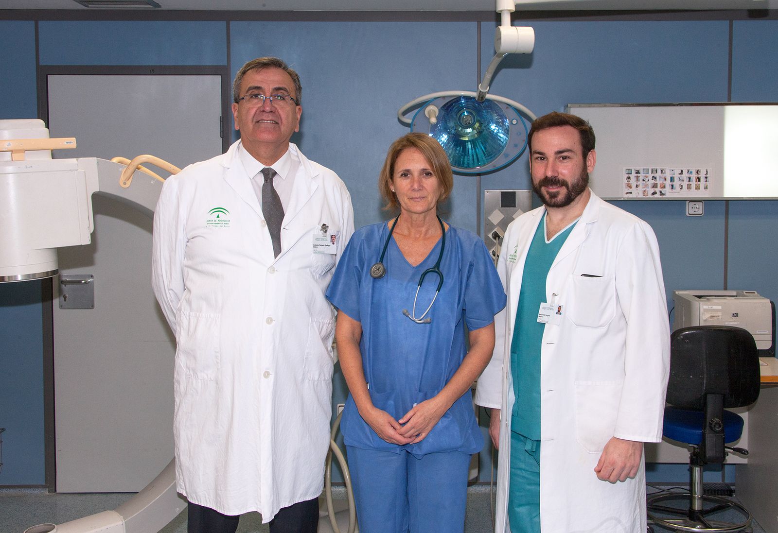 De izquierda a derecha, los doctores Pajuelo, Díez y Peña.