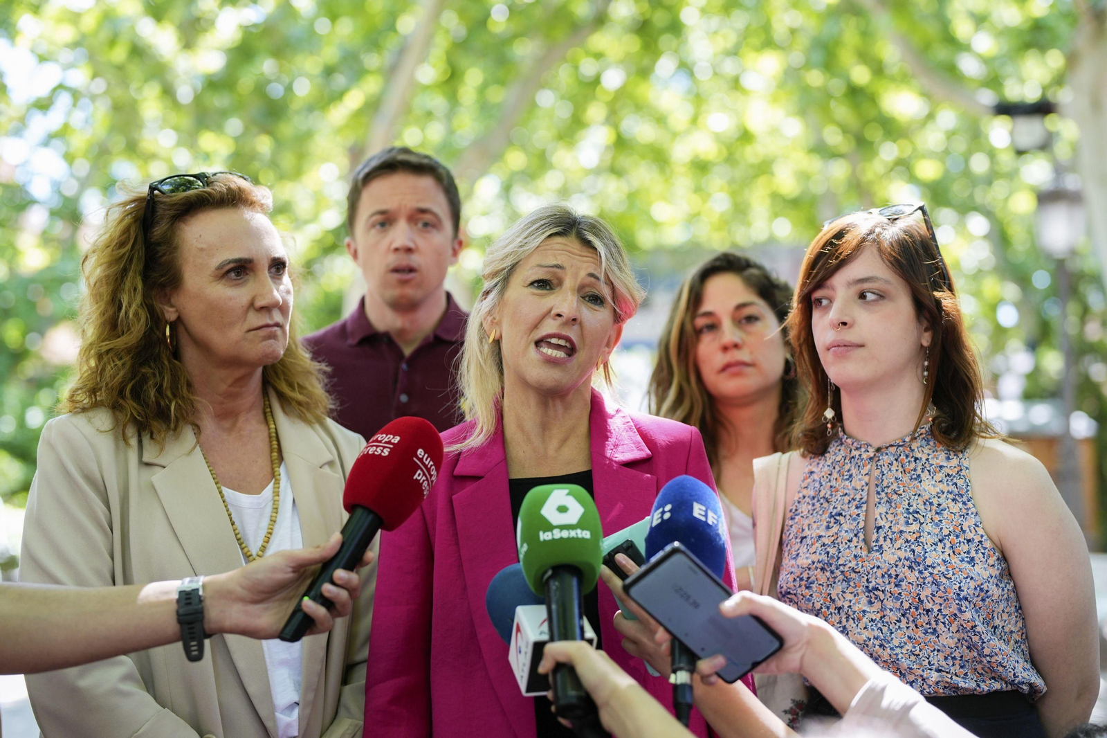 Yolanda Díaz, Estrella Galán e Íñigo Errejón, durante una comparecencia pública.