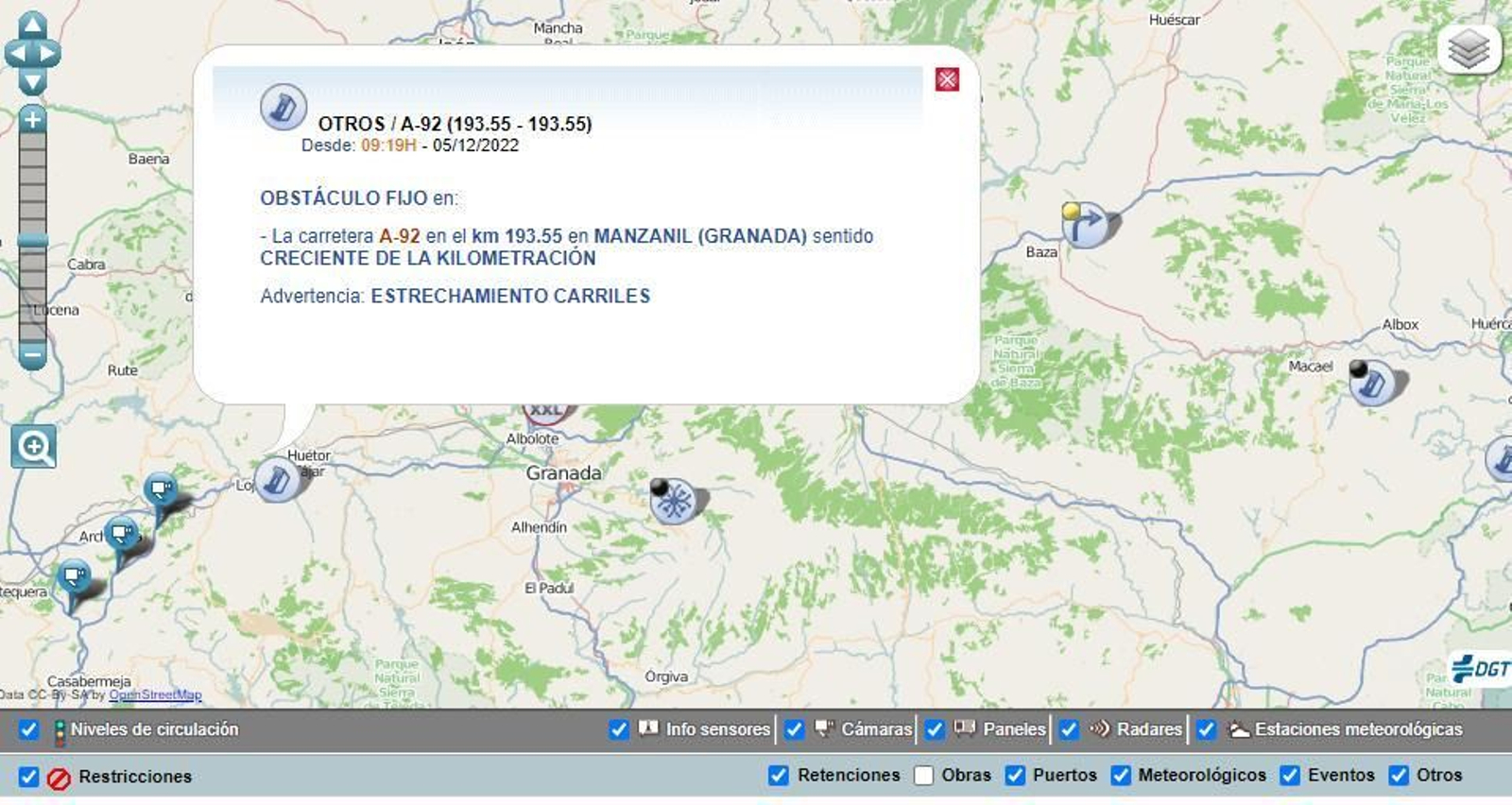 Aviso de la DGT de estrechamiento de carriles en la A92. Aviso de la DGT de estrechamiento de carriles en la A92.