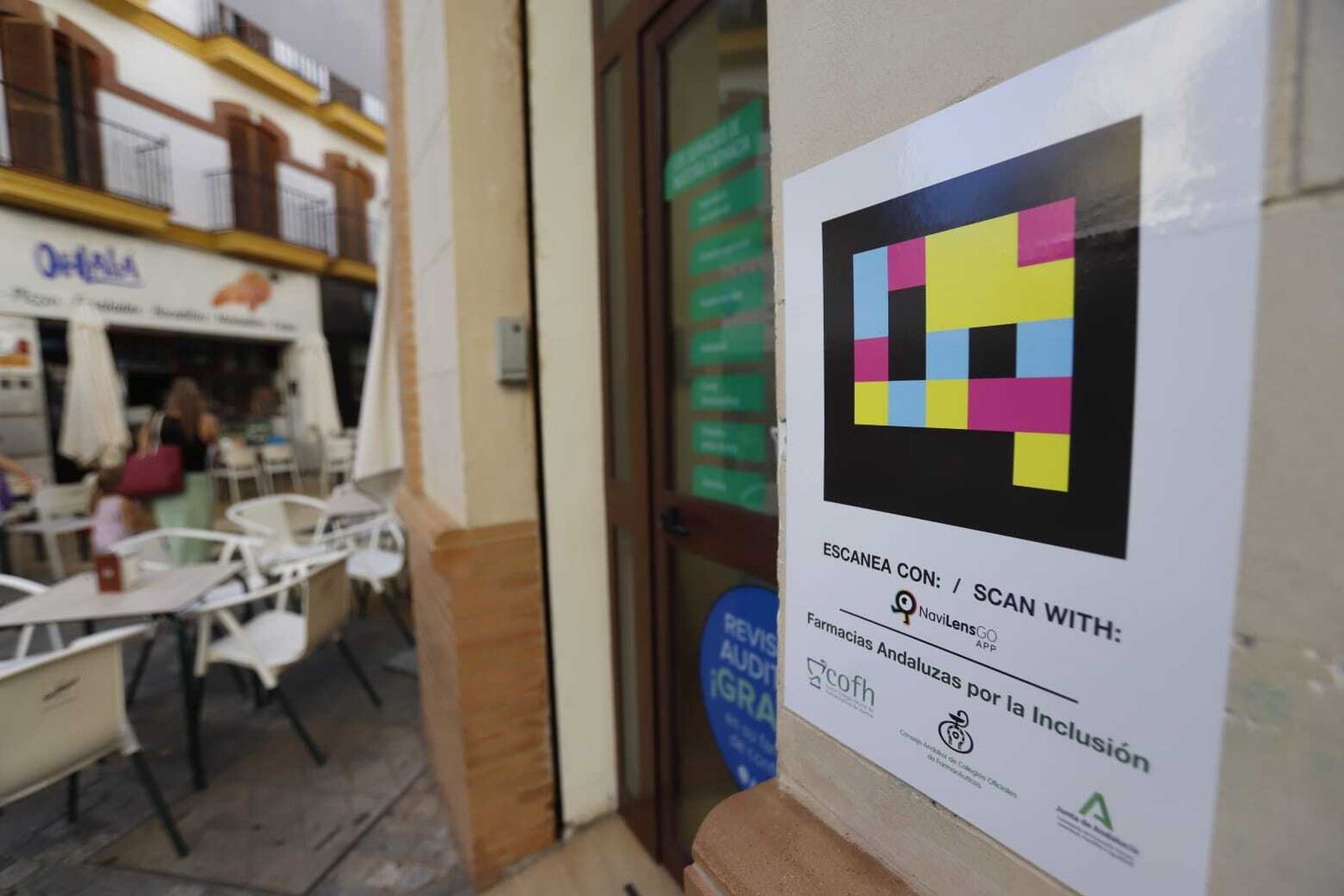 Código QR en una farmacia de la capital.