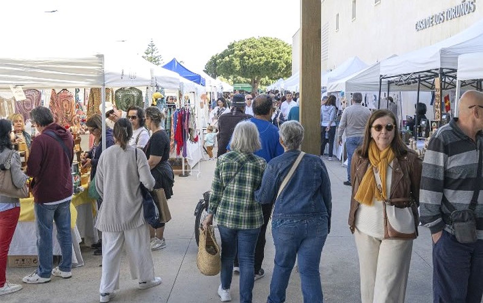 Estos puestos del mercadillo se intalan en la Casa de los Toruños