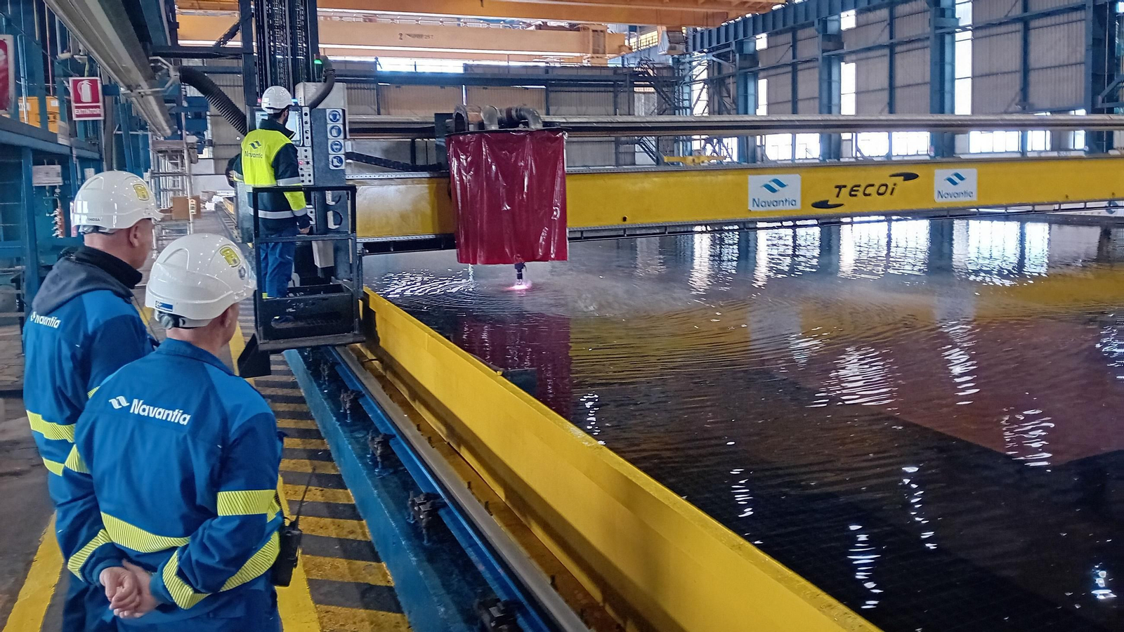 Primer corte de chapa para el BAM-IS para la Armada que Navantia construye en Puerto Real. Primer corte de chapa para el BAM-IS para la Armada que Navantia construye en Puerto Real.
