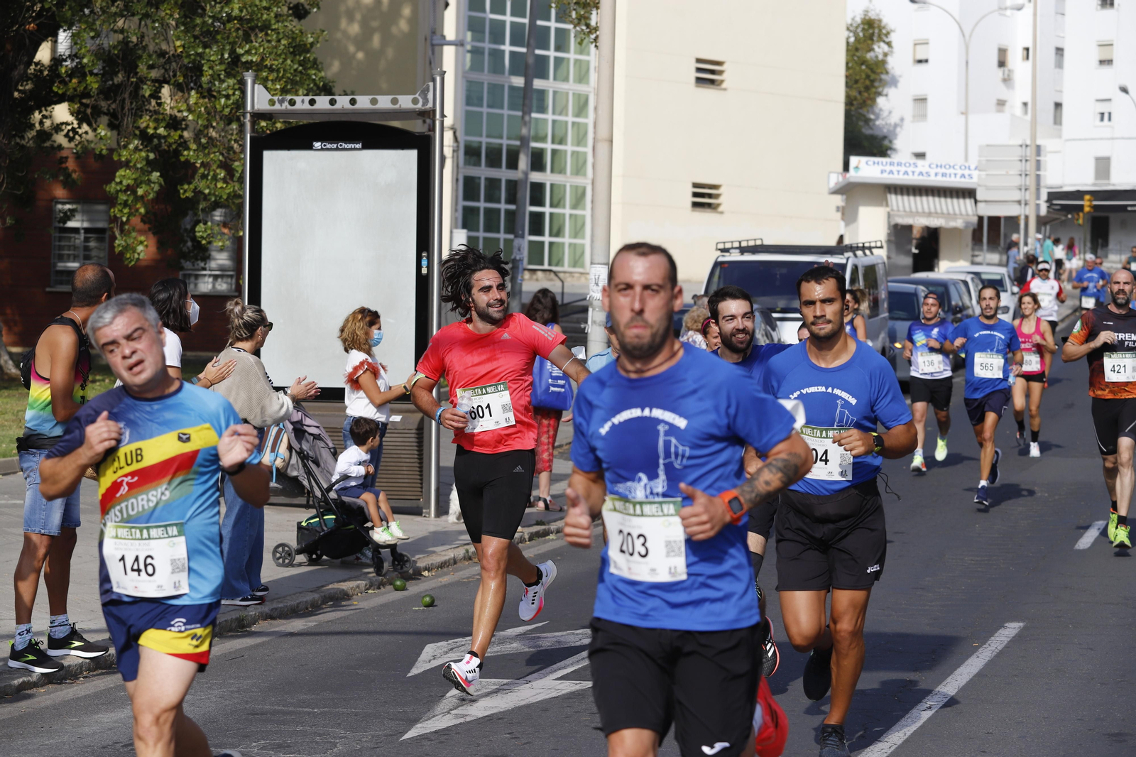 Las imágenes de la vuelta a Huelva de atletismo