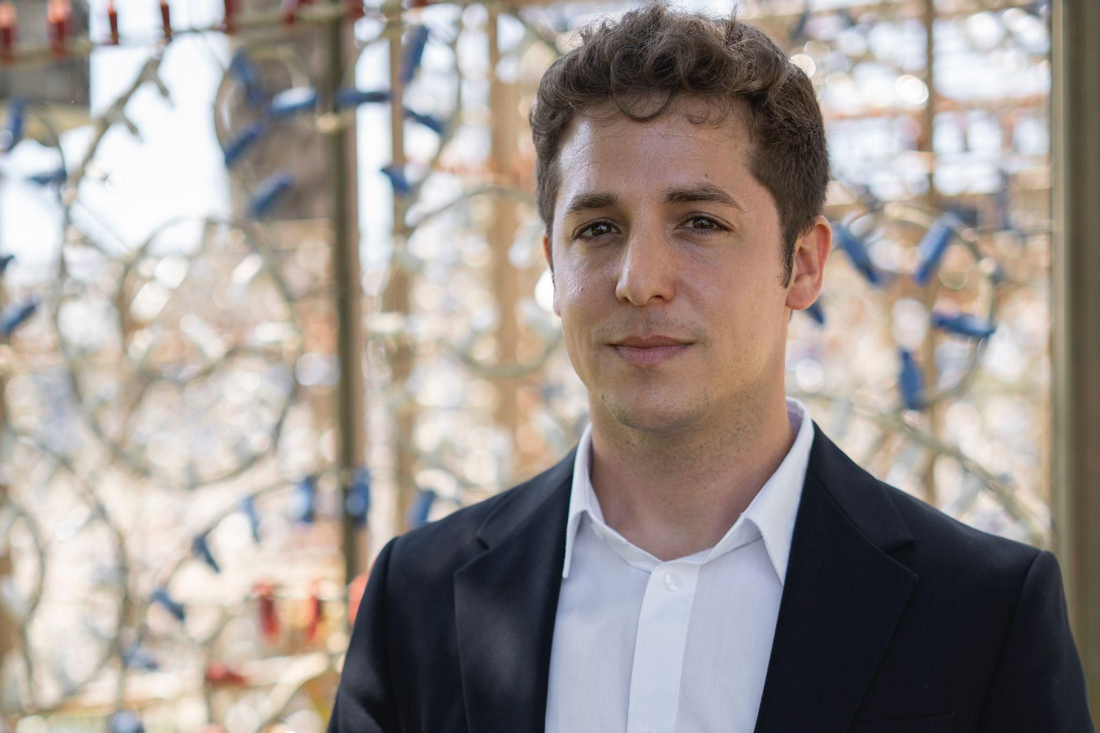 El delegado municipal de Fiestas del Ayuntamiento de Chiclana, José Alberto Cruz, en el recinto ferial.