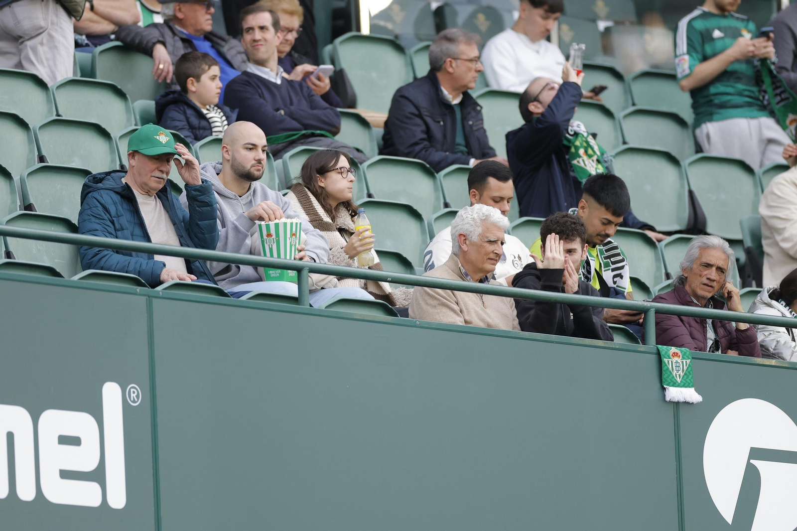 Búscate en las fotos del Betis - Real Madrid