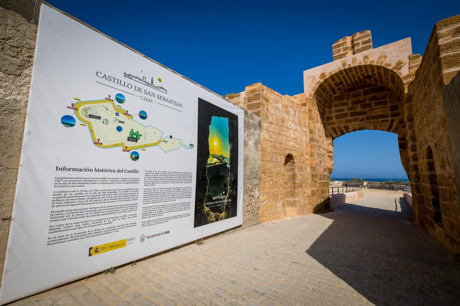 Imágenes del estado del castillo de San Sebastián de Cádiz