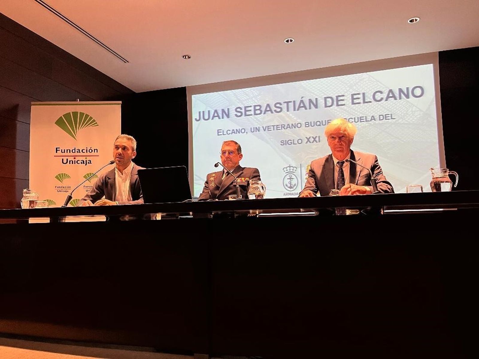 Javier Vela, Luis Carreras-Presas y Miguel Ramos, durante la conferencia en la Fundación Unicaja.