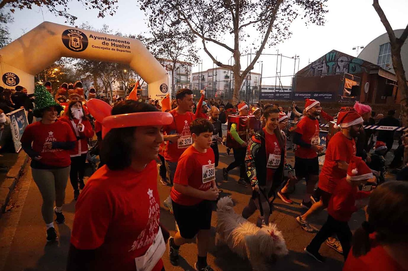 Imágenes de la carrera de San Silvestre en Huelva