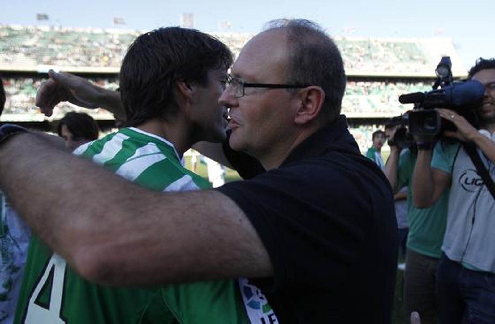 El Betis pone el broche de oro a la temporada con el título de la Liga Adelante. / Antonio Pizarro