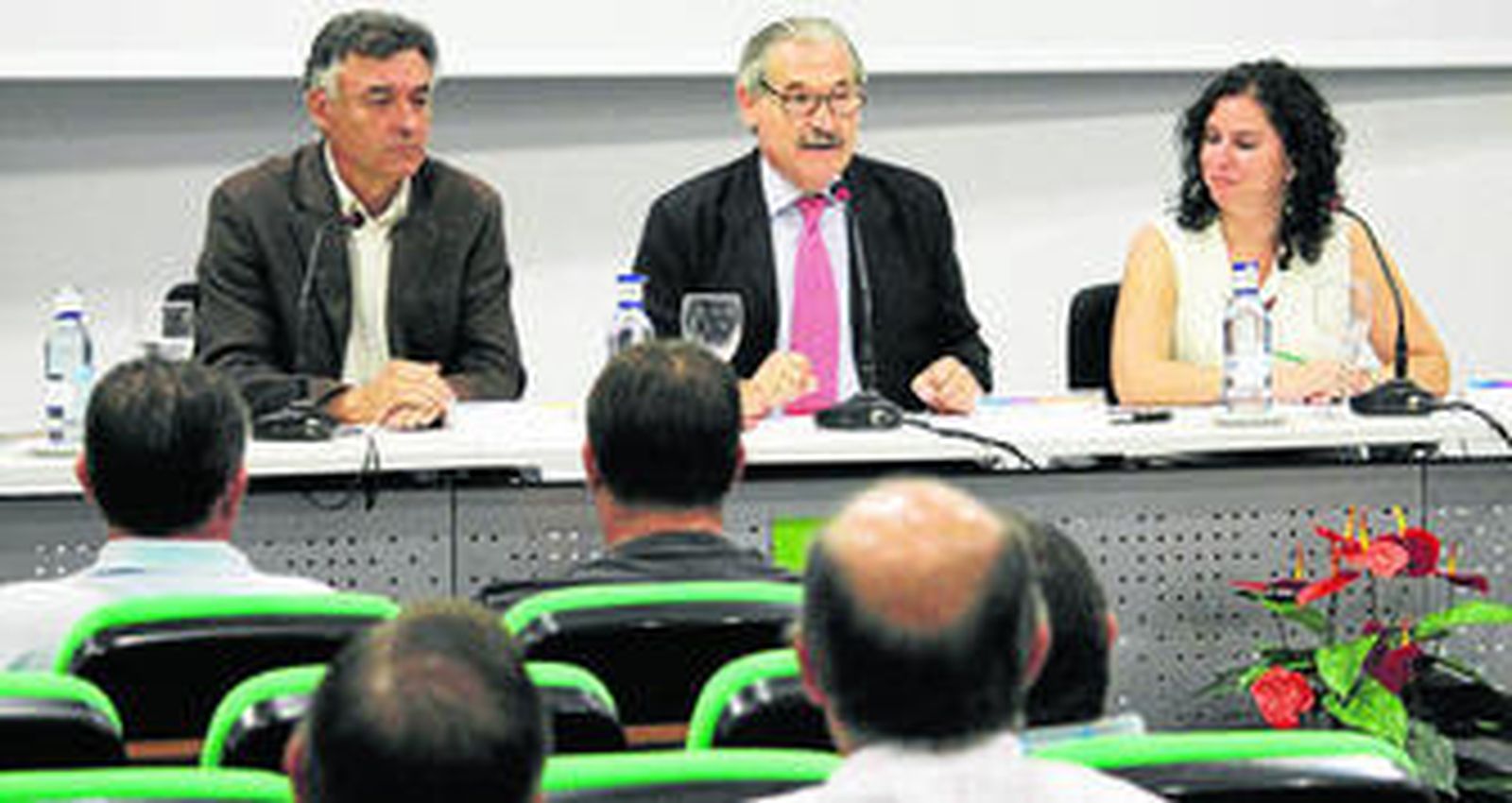 Federico Fernández, Francisco Cáliz y Susana Sánchez Toro, ayer en el seminario celebrado en el Parque Tecnológico Agroindustrial.