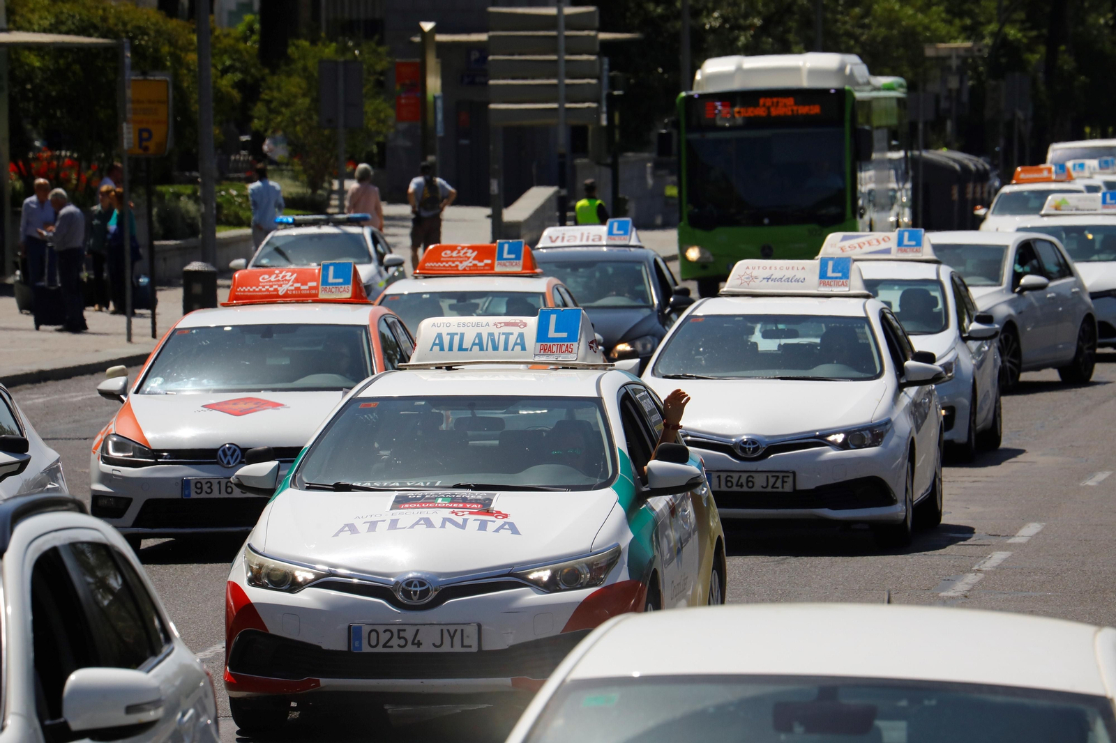 La protesta de las autoescuelas de Córdoba, en imágenes