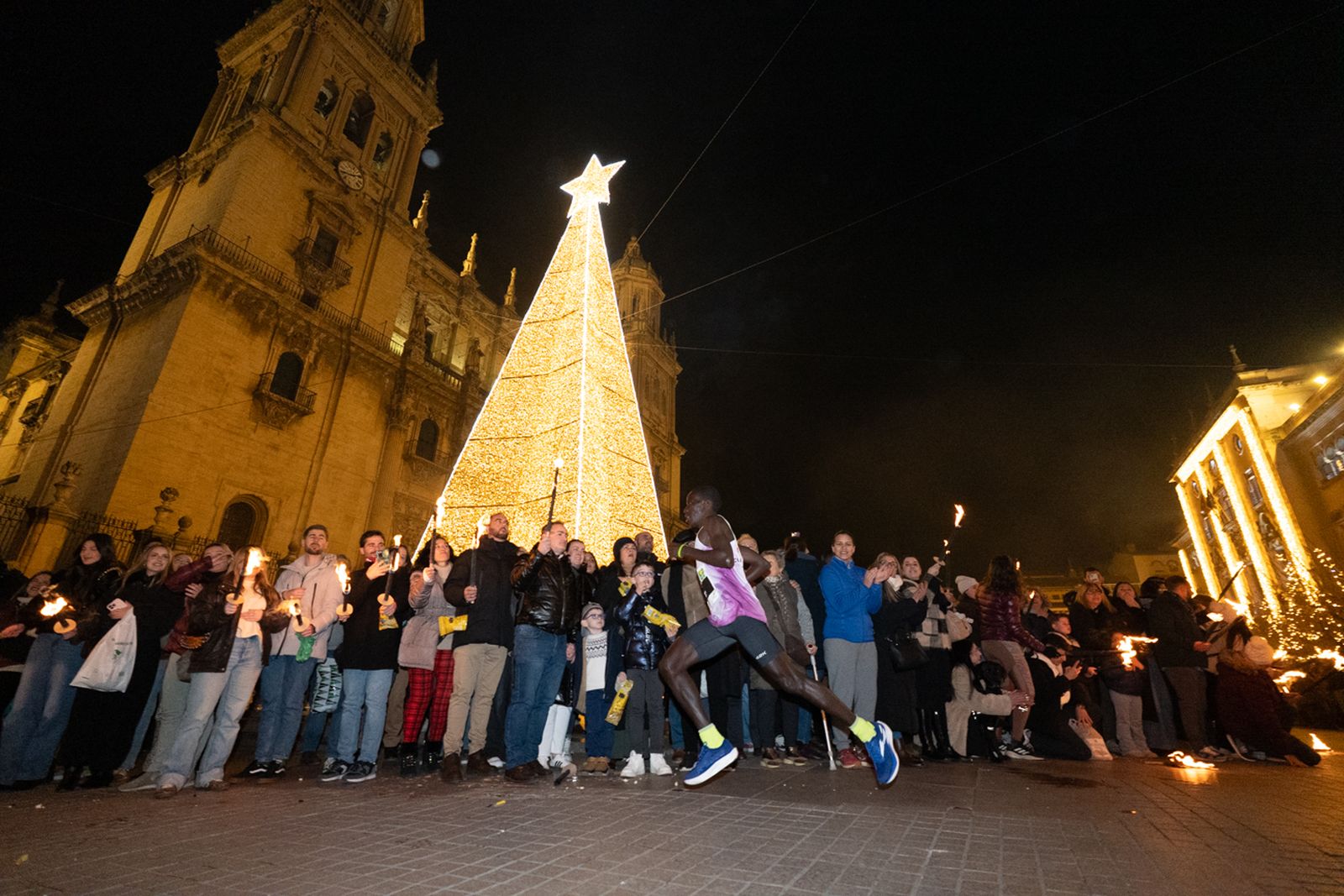 En imágenes: la élite del atletismo mundial y nacional exhibe su clase en la Carrera de San Antón 2026