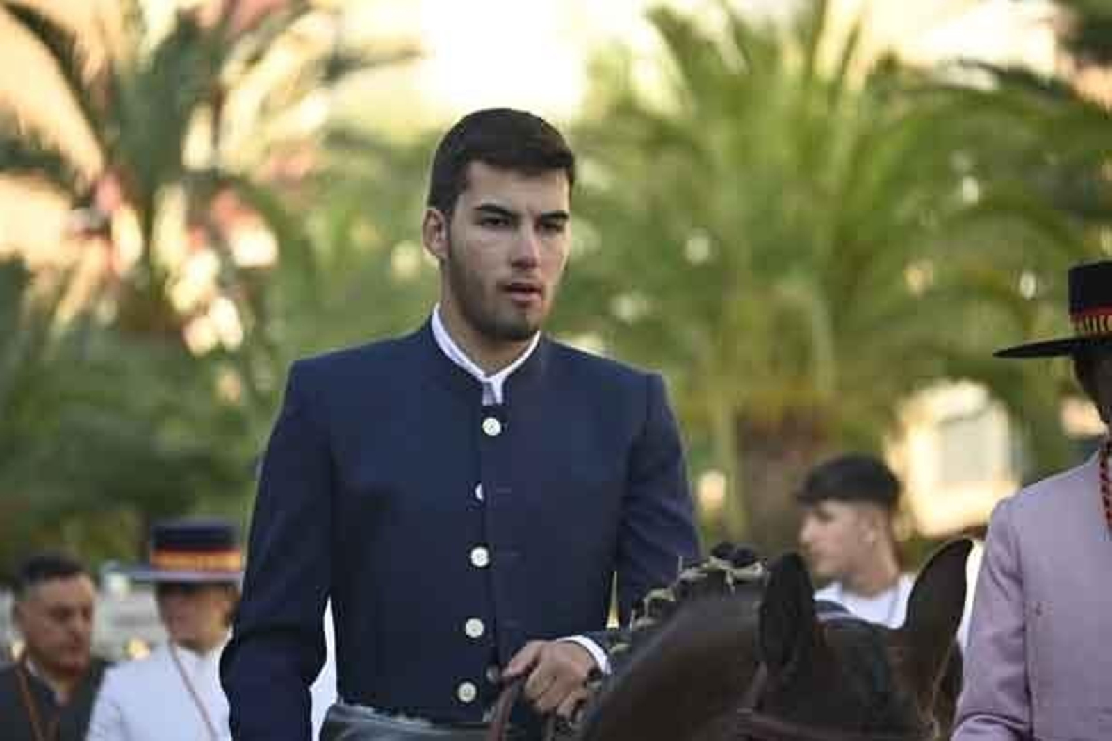 Las mejores imágenes de los peregrinos en la salida de Emigrantes