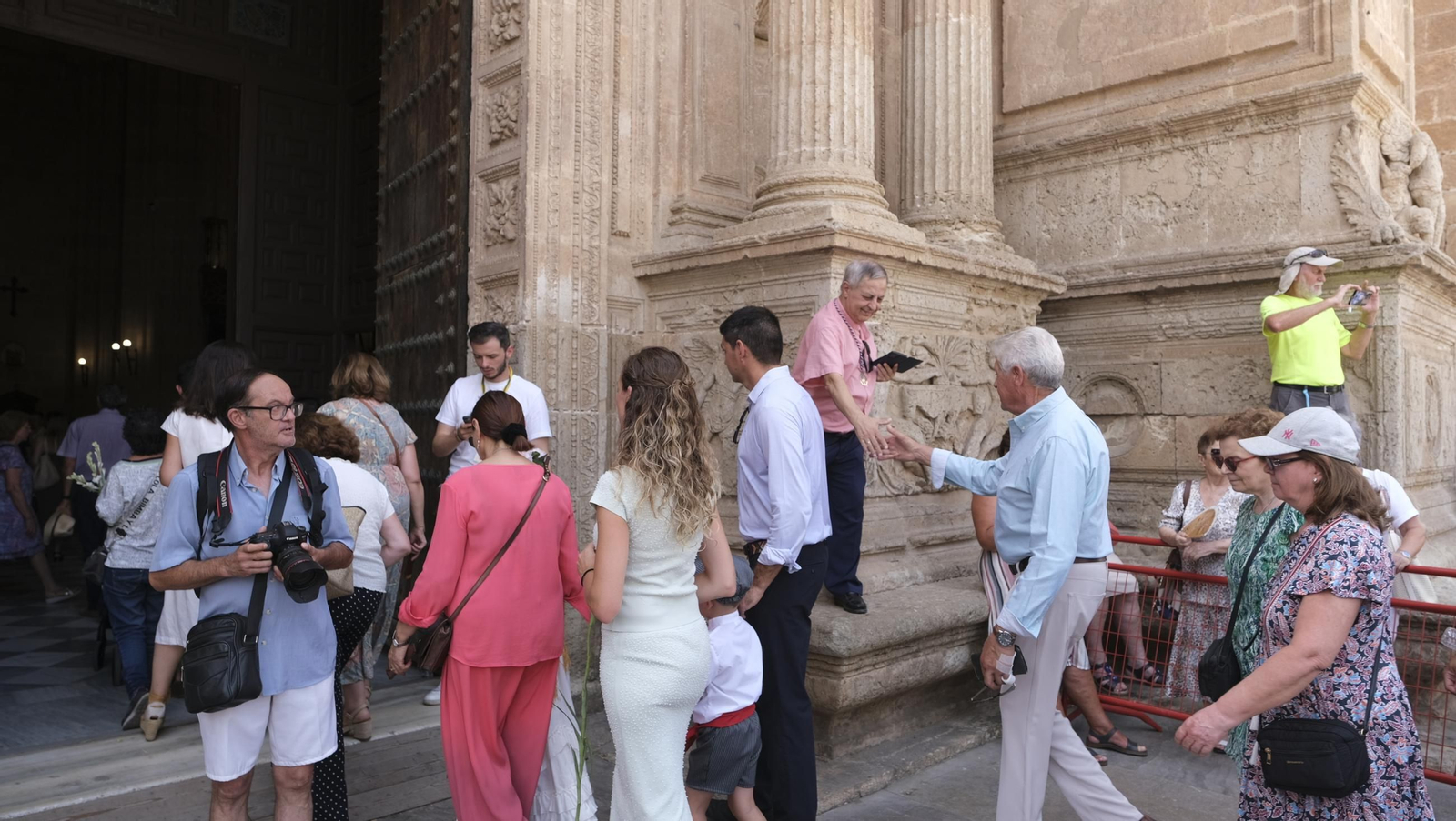 Ofrenda floral a la Virgen del Mar en la Feria de Almería 2024, en imágenes
