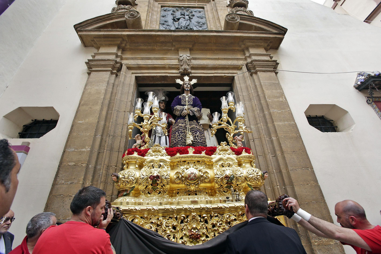 Sentencia tuvo que volver a su templo por la lluvia