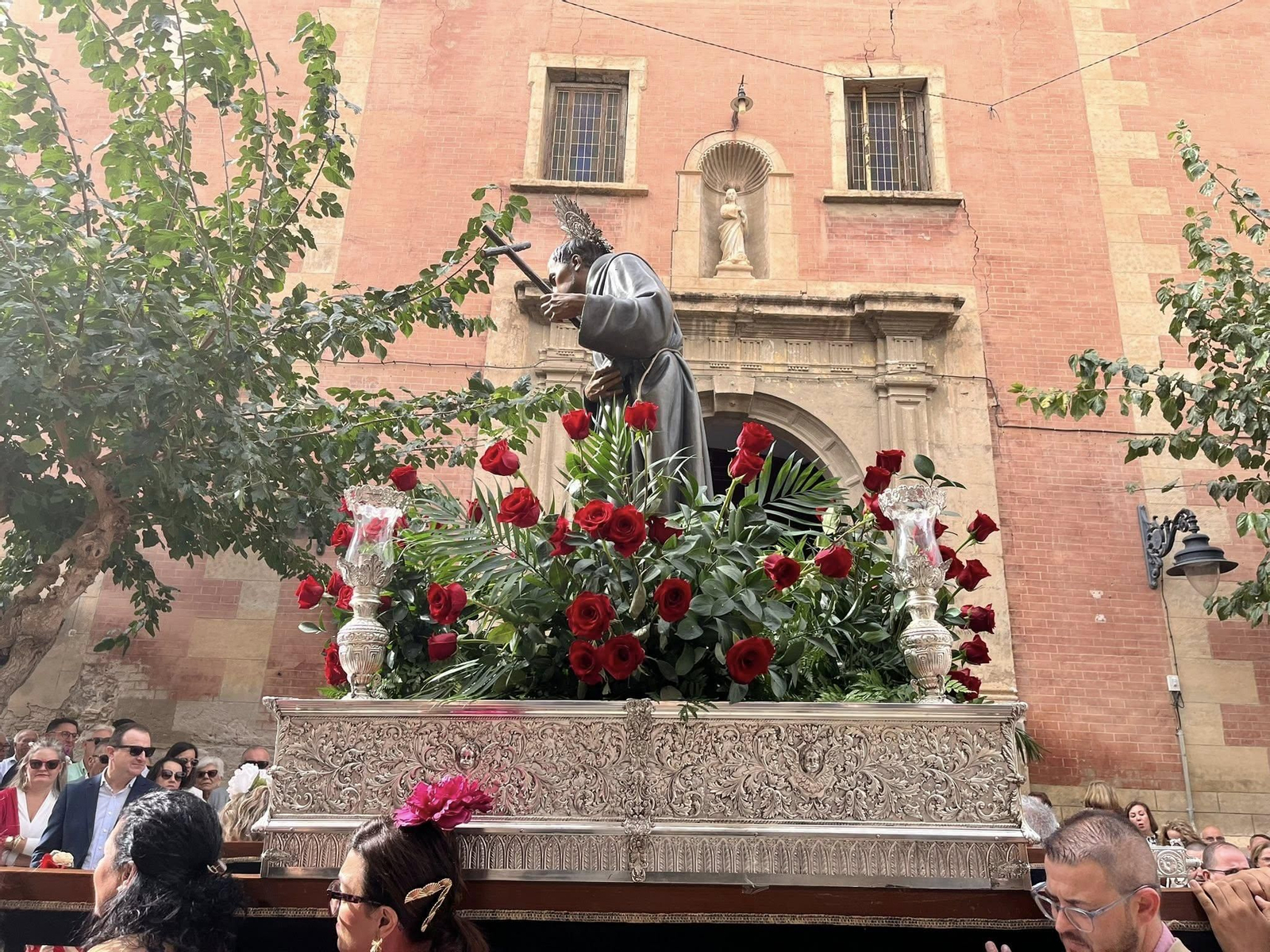 Momento de la procesion de San Diego durante la Feria de este año.