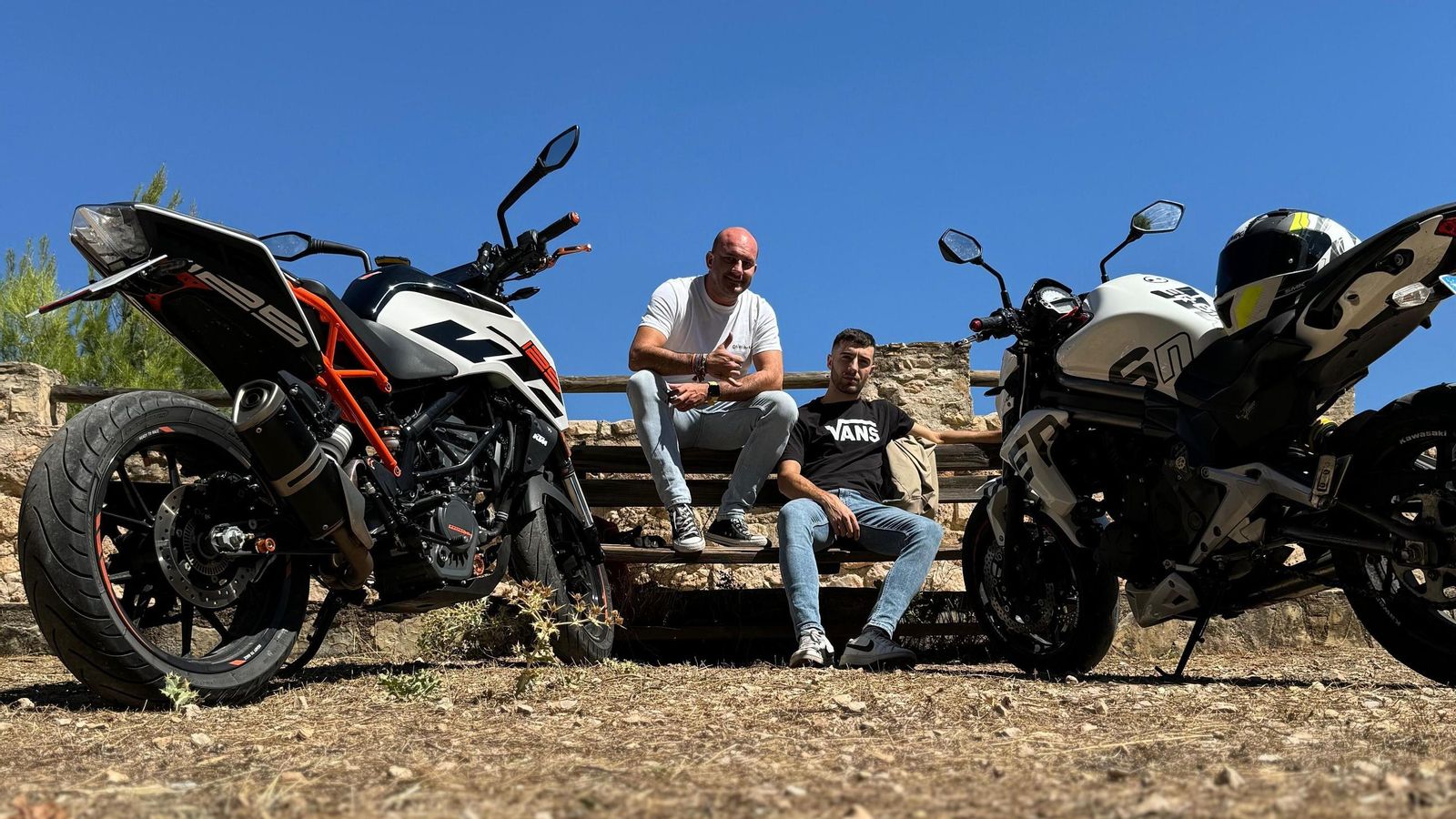 Jesús comparte en redes su afición por las motos.