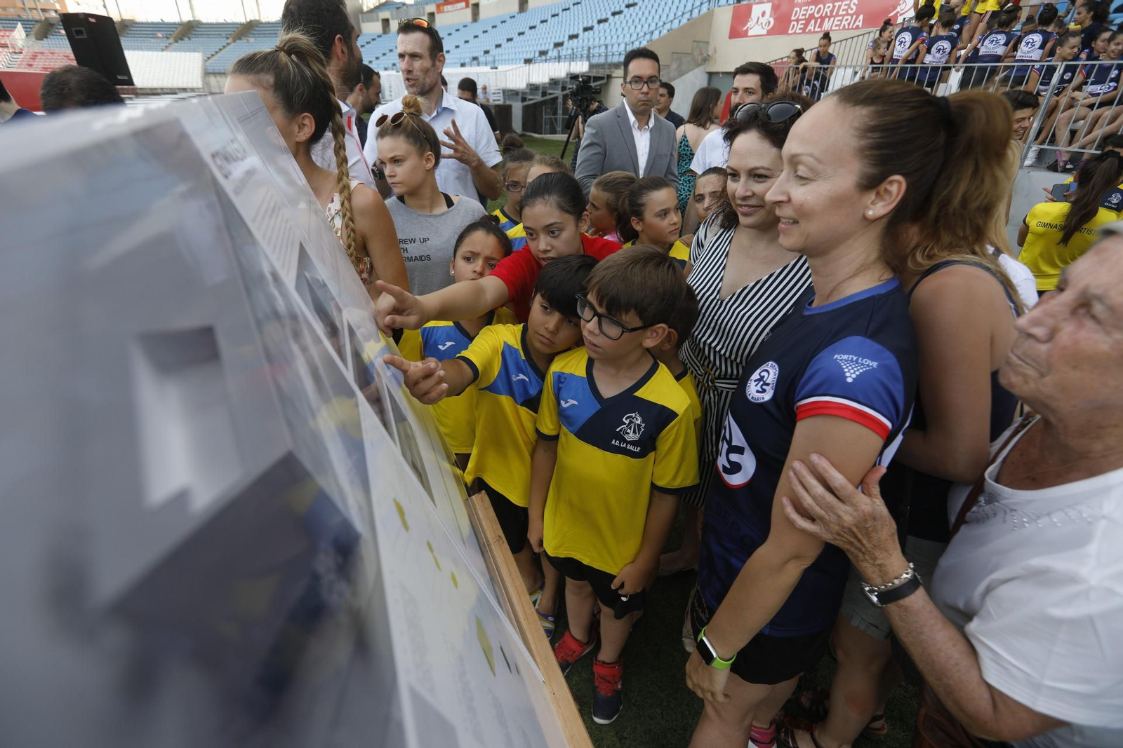Futuros usuarios conocen de primera mano el proyecto del que será su lugar de entrenamiento