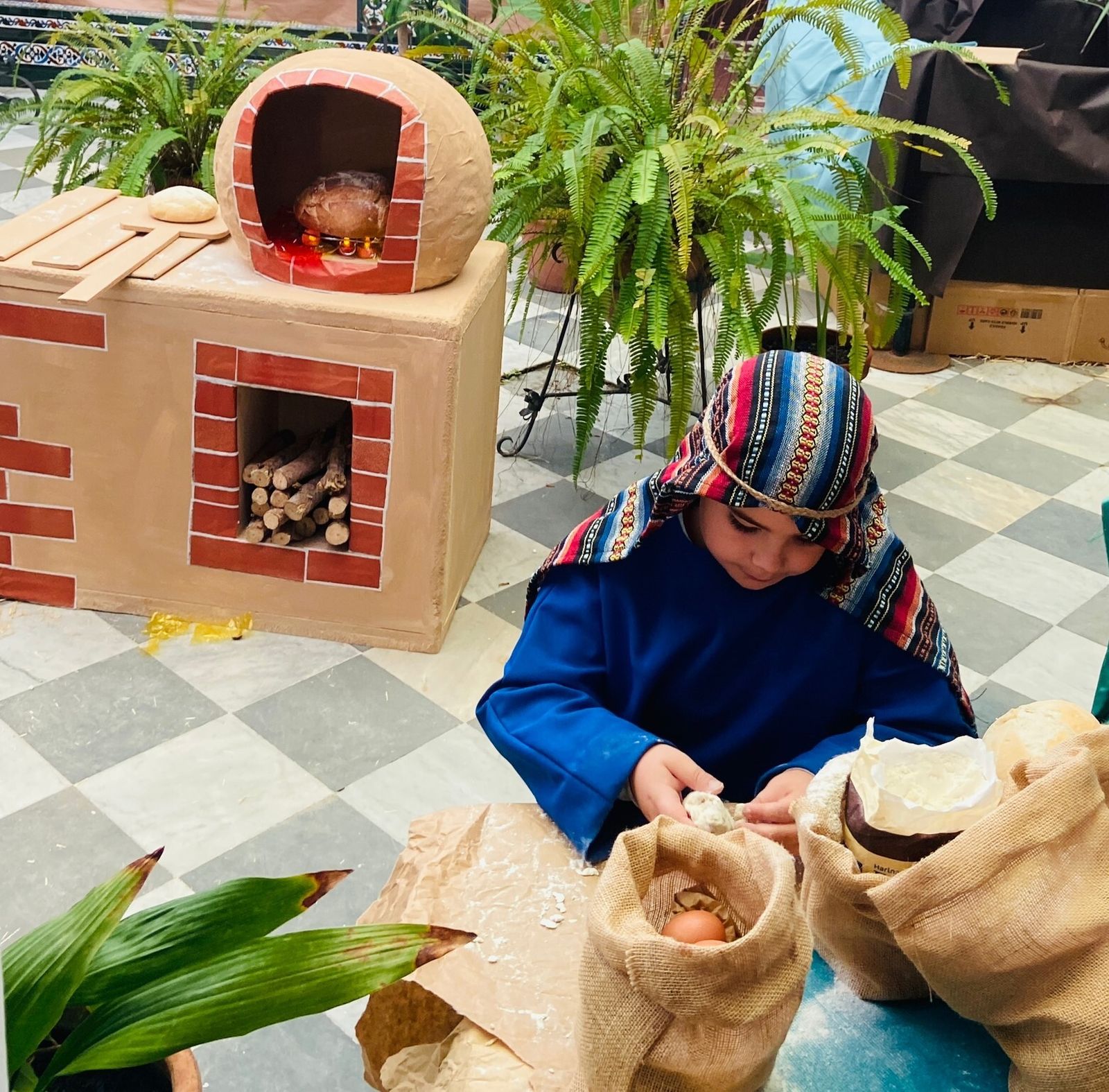 El Belén Viviente con el que el colegio de las Carmelitas celebra la Navidad en San Fernando