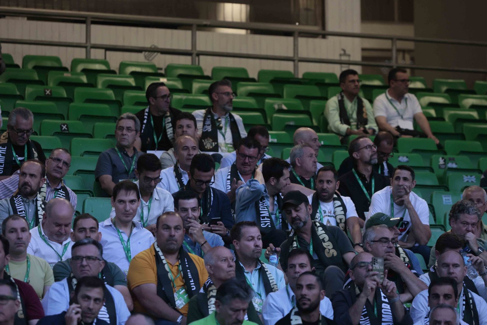 Búscate en el acto Siempre Verdiblancos